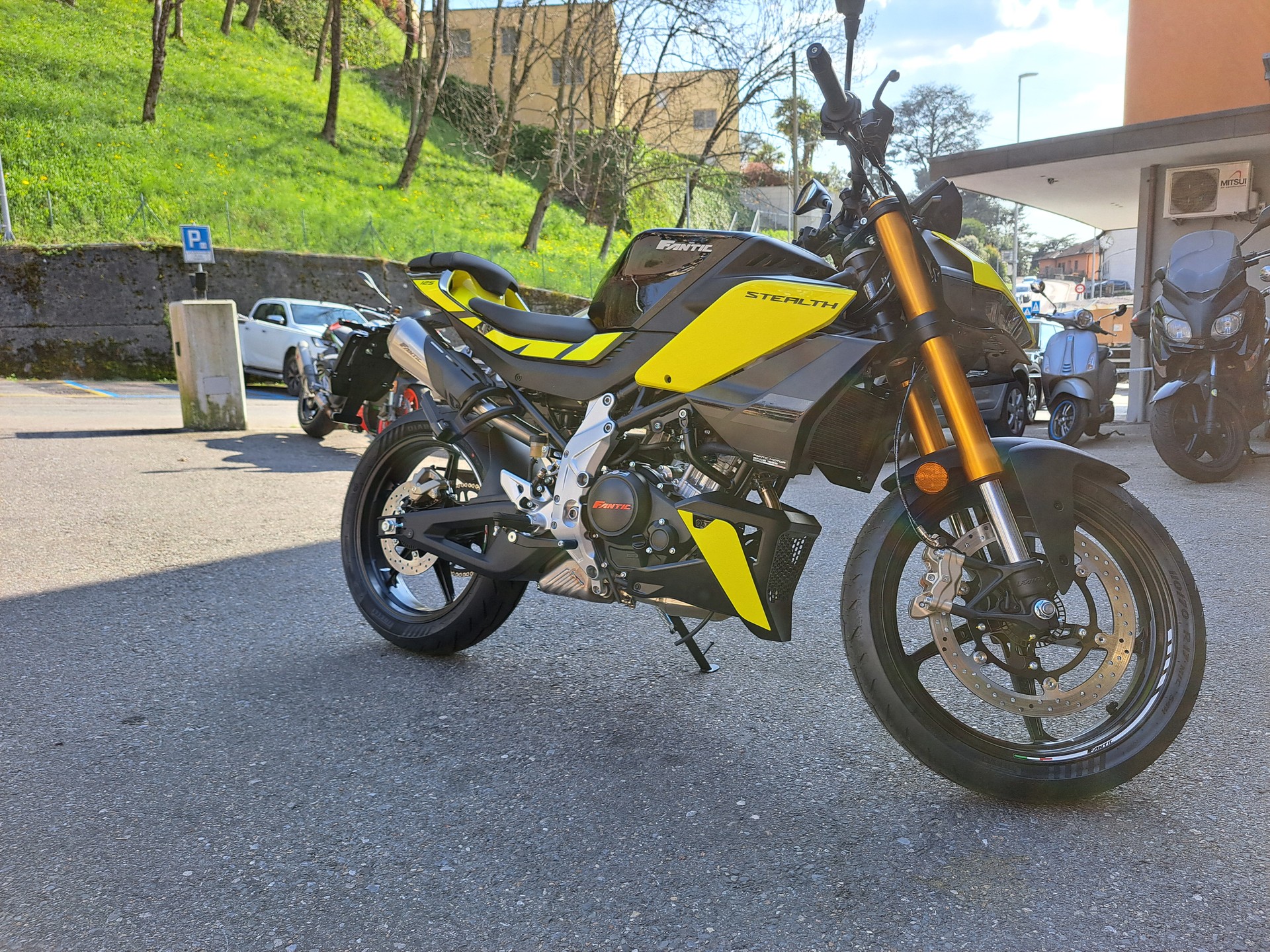 FANTIC STEALTH 125-image-2