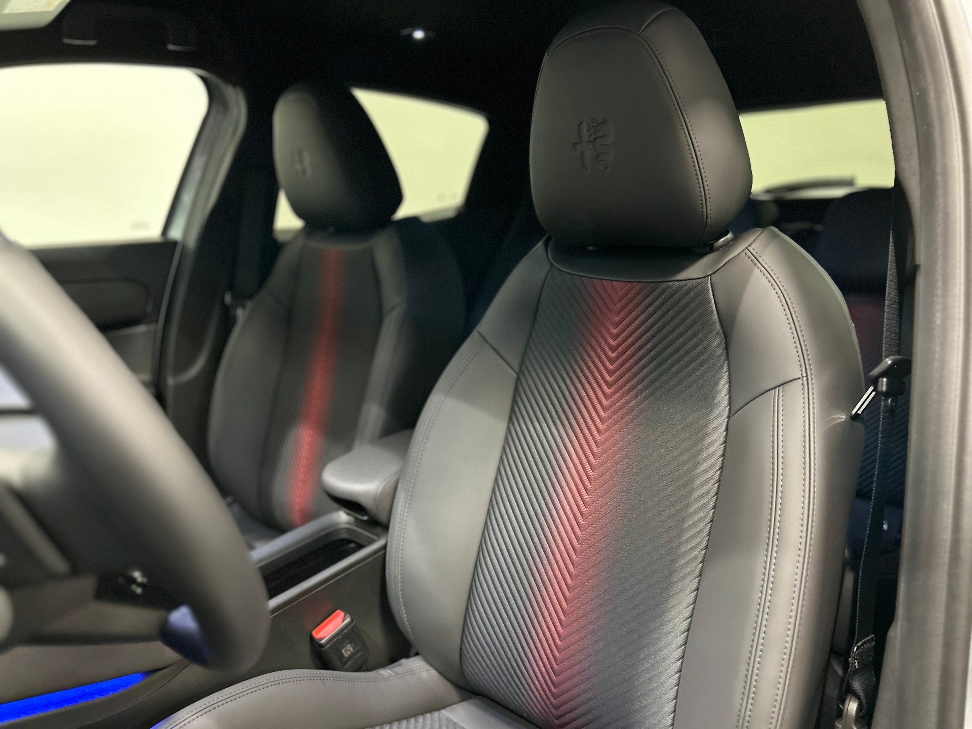 ALFA ROMEO Junior 1.2 48V Hybrid Speciale + Pack Tech-image-13