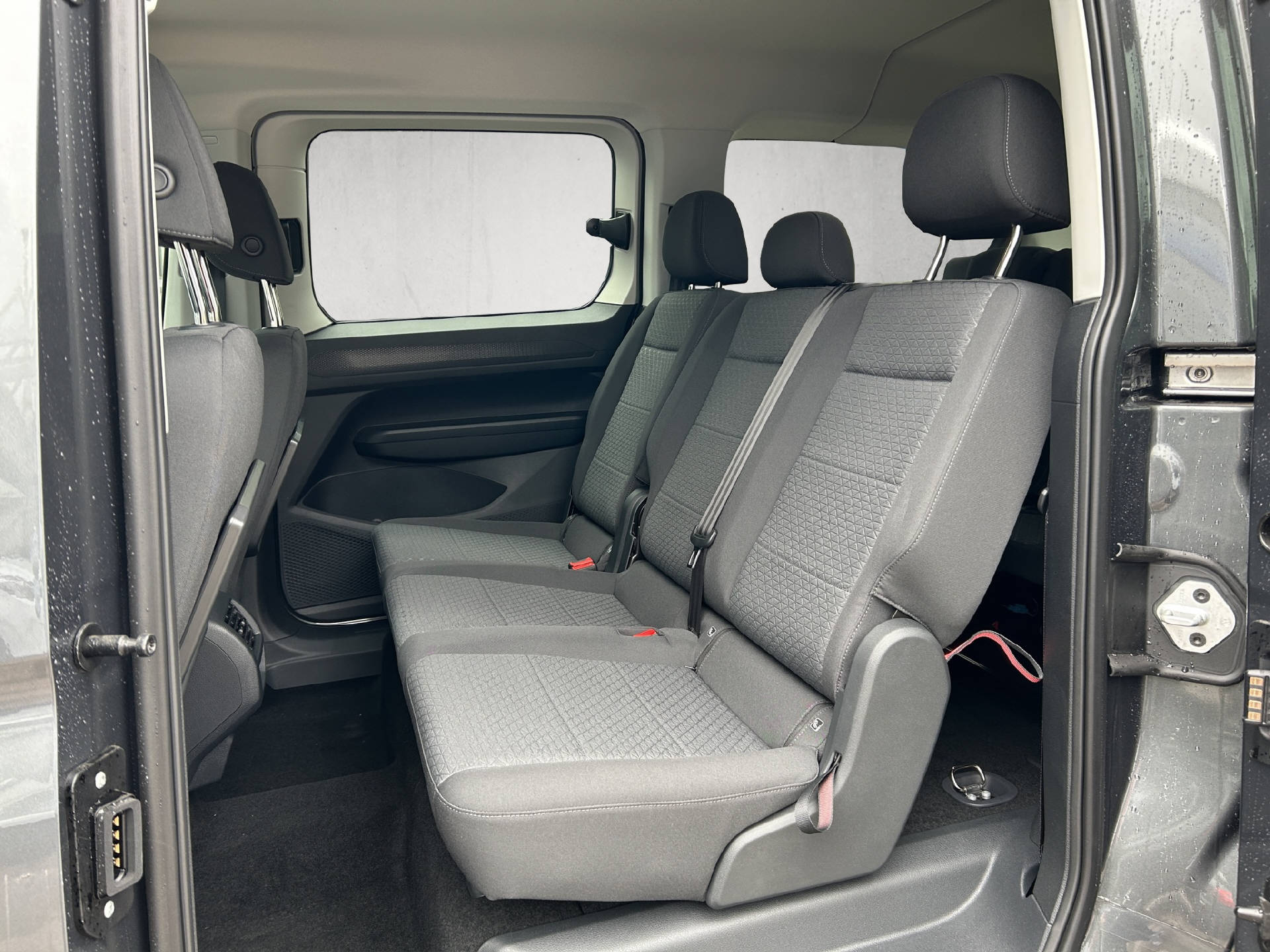 FORD TOURNEO CONNECT Grand 2.0 EcoBlue 122 Titanium-image-10