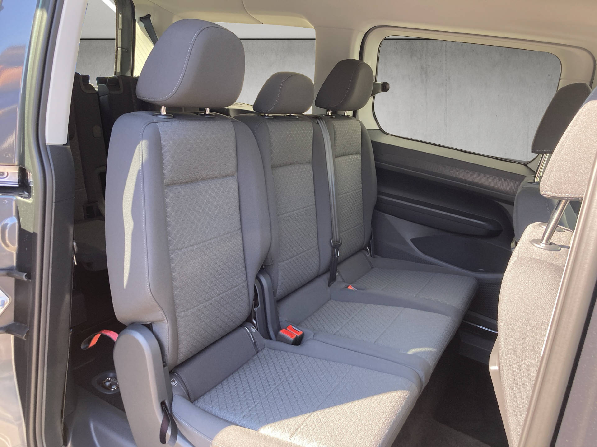 FORD TOURNEO CONNECT Grand 2.0 EcoBlue 122 Titanium-image-15
