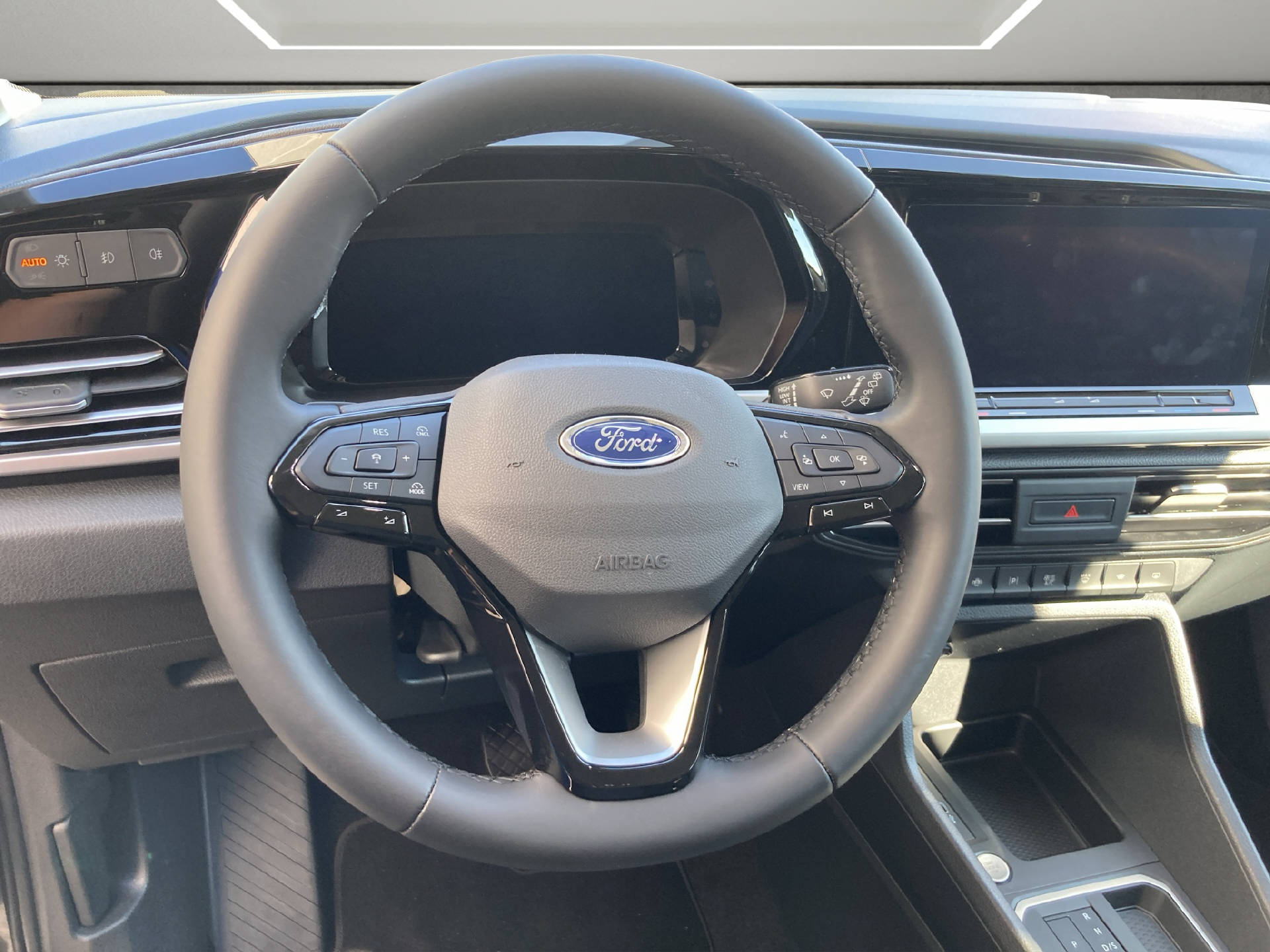 FORD TOURNEO CONNECT Grand 2.0 EcoBlue 122 Titanium-image-18