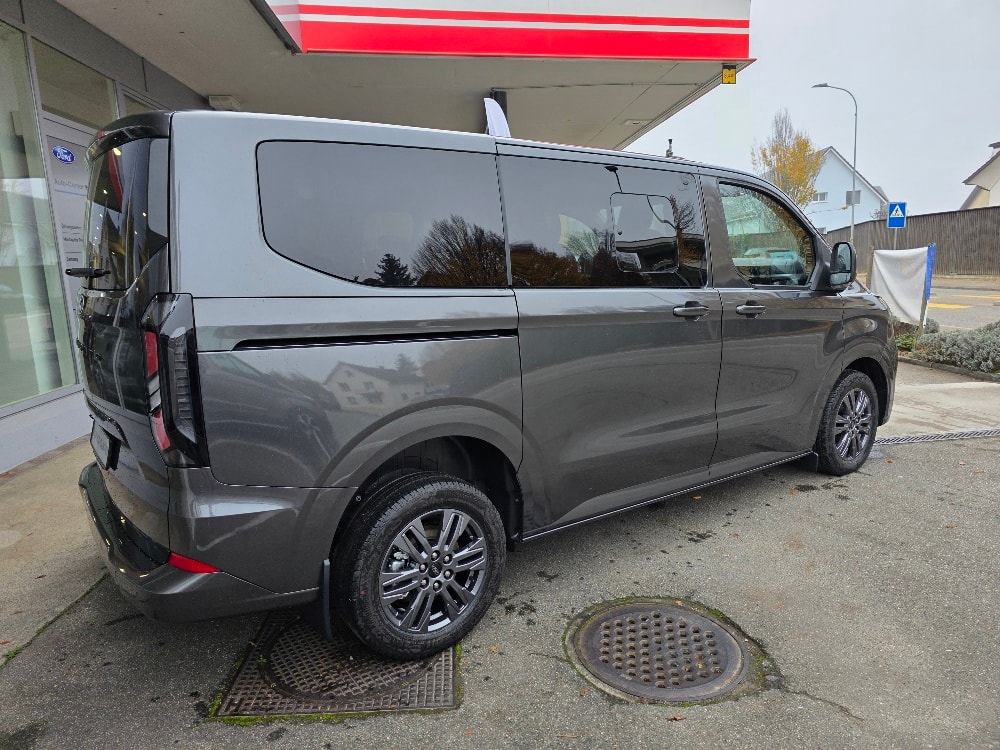 FORD Tourneo Bus 320 L1H1 Titanium Automat-image-5