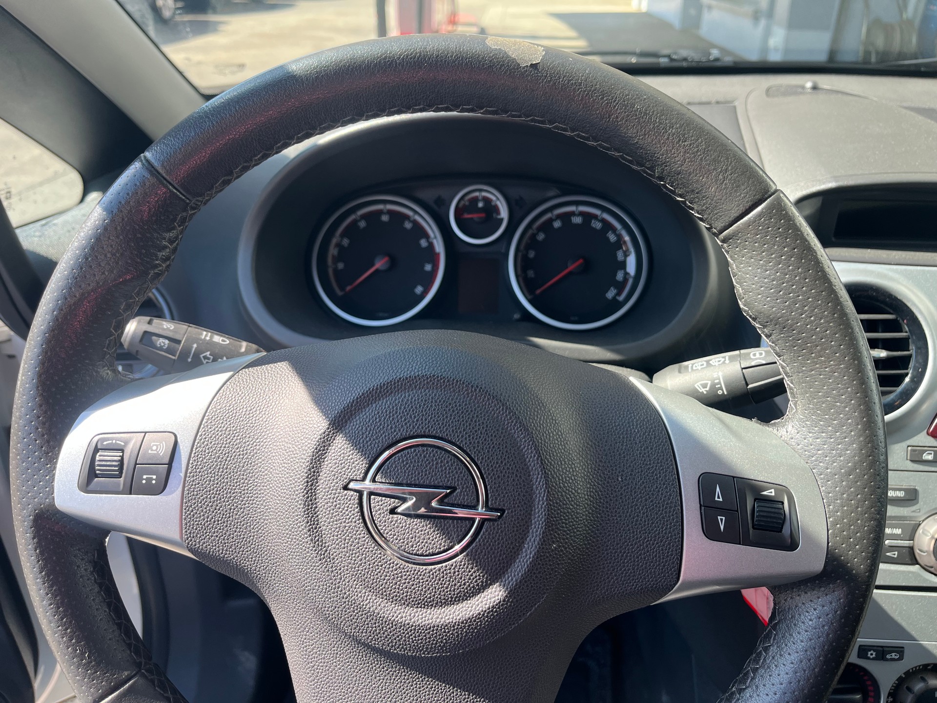 OPEL Corsa D 14-image-9