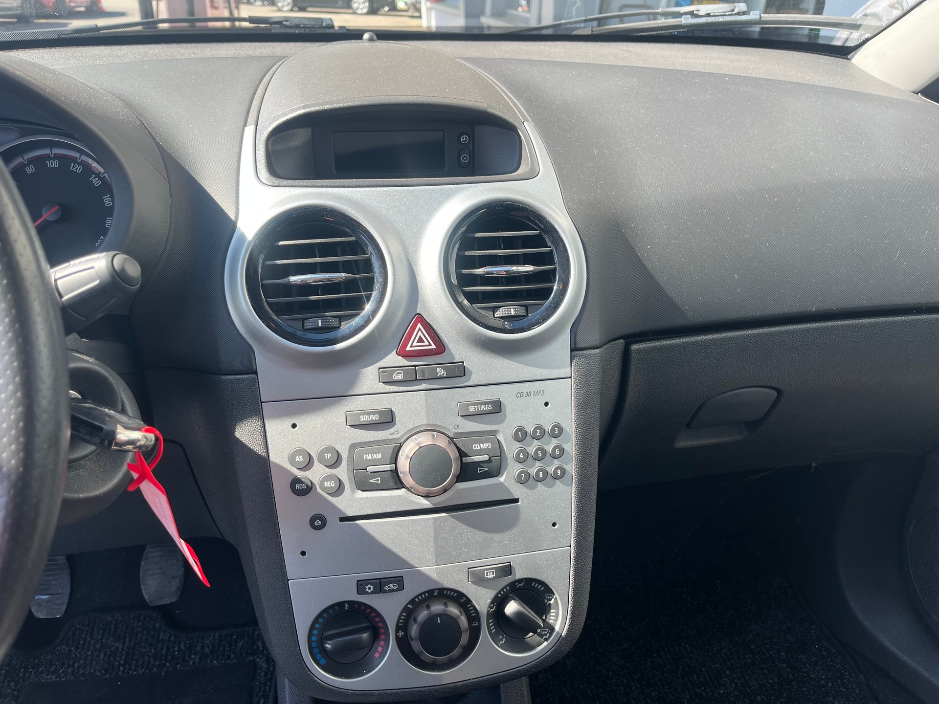OPEL Corsa D 14-image-10