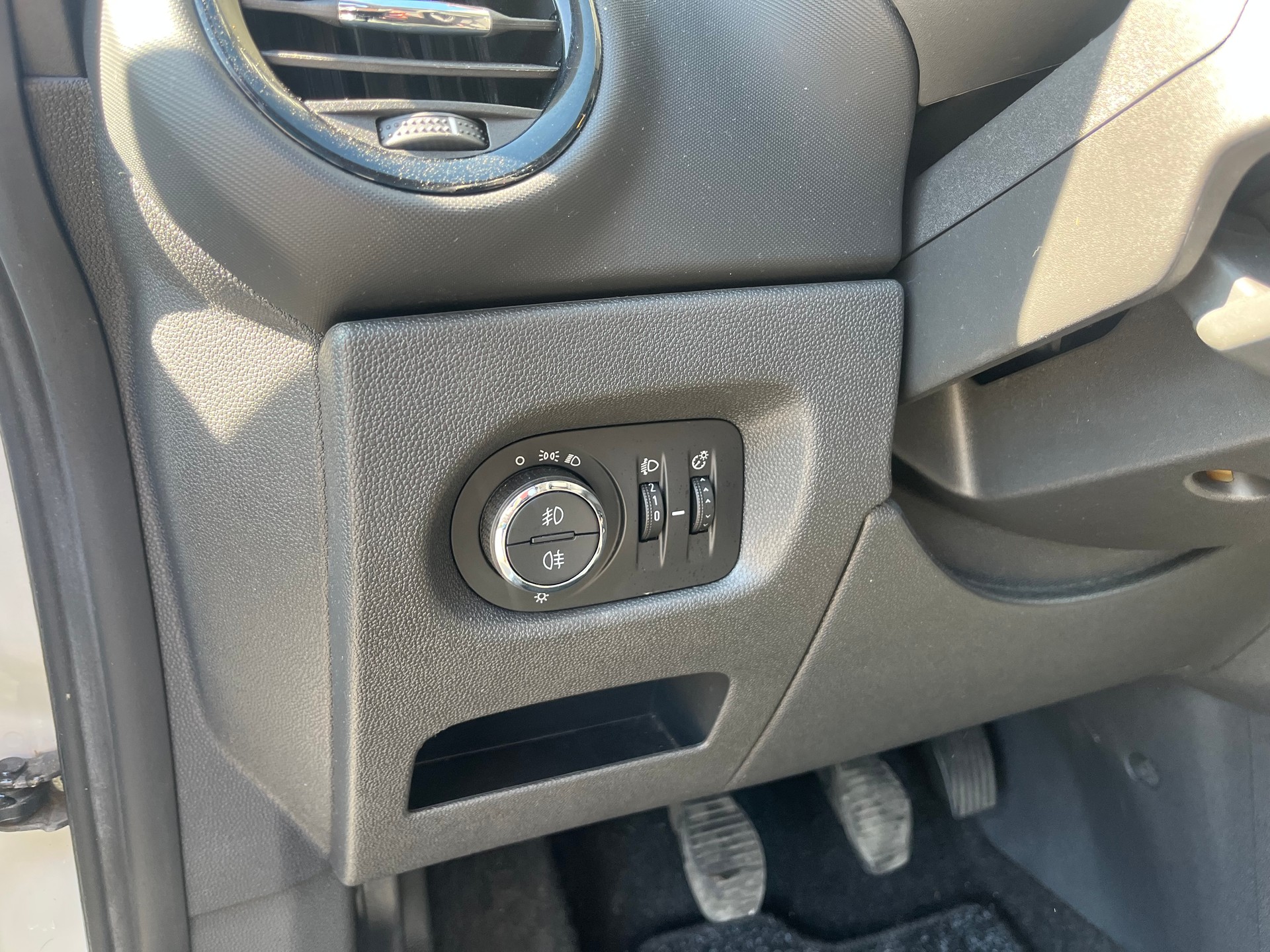 OPEL Corsa D 14-image-8