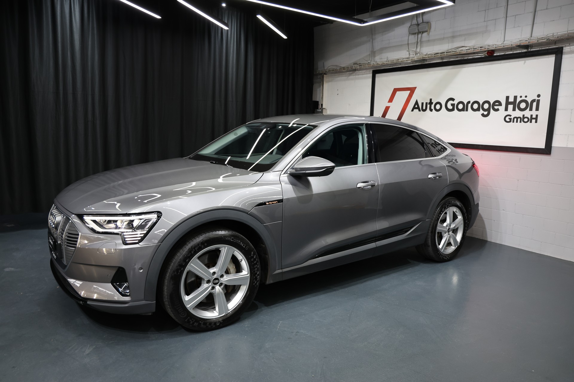 AUDI e-tron 55 Sportback quattro-showroom-element-2