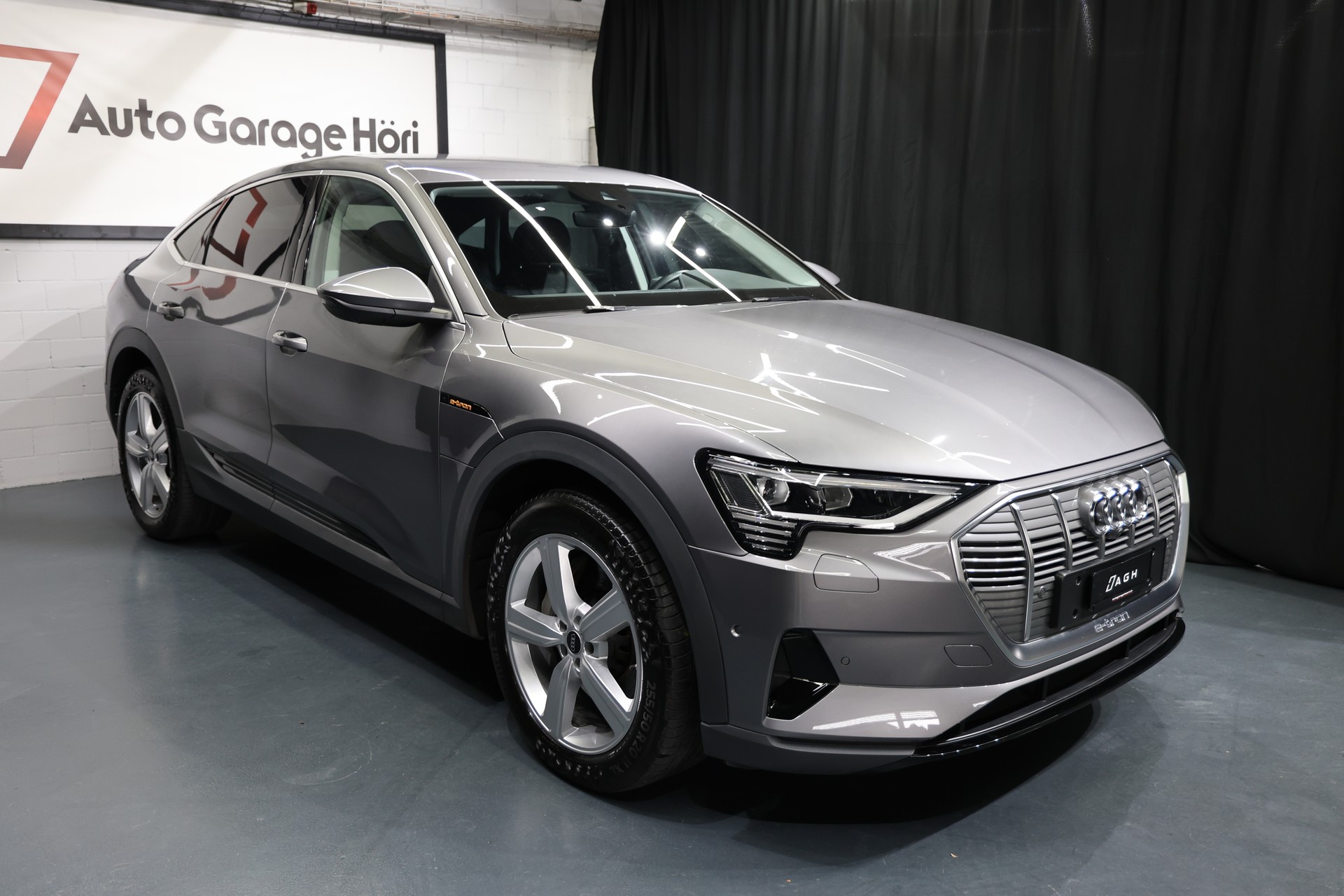 AUDI e-tron 55 Sportback quattro-image-5