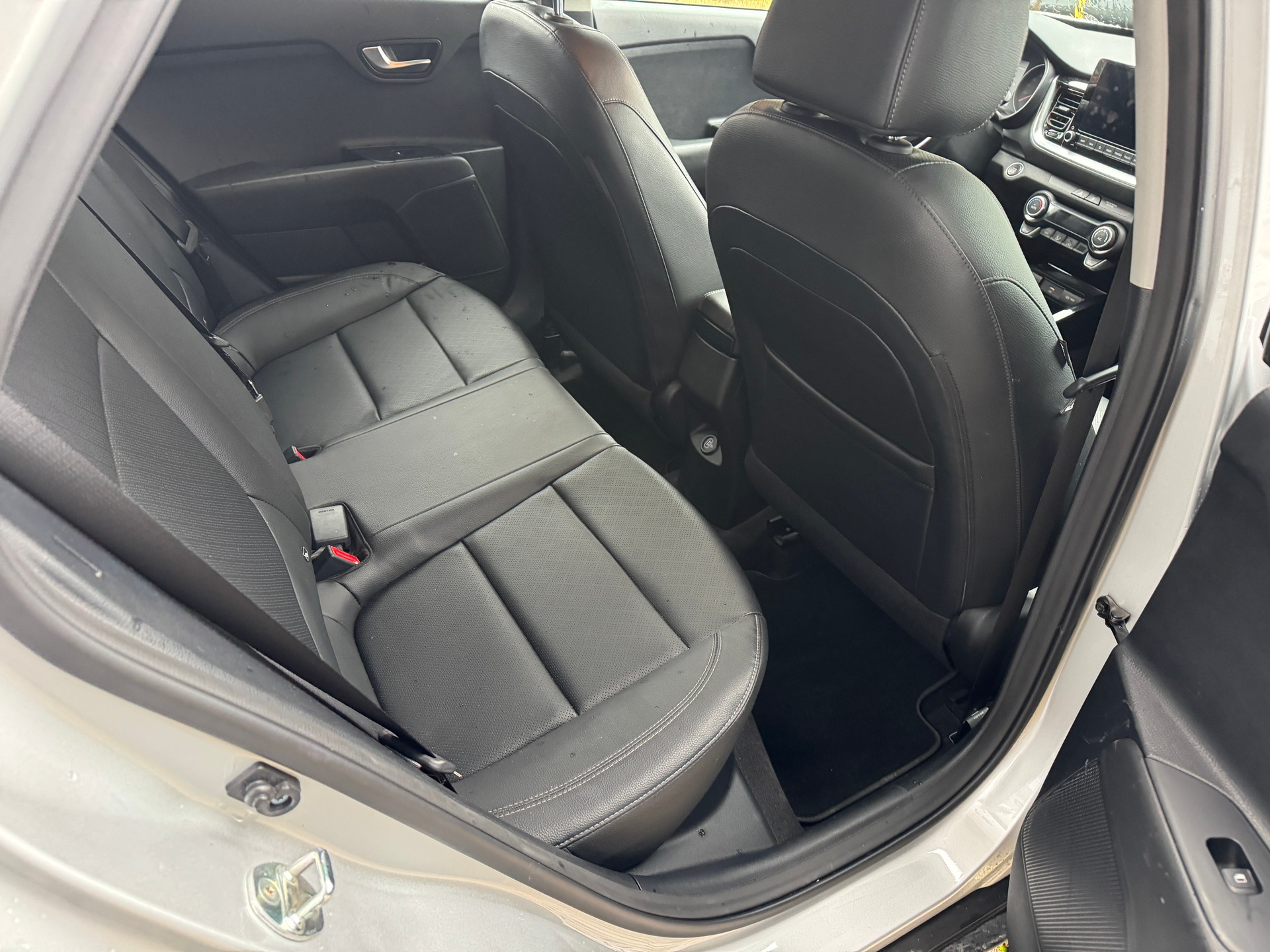 KIA Stonic 1.0 T-GDI MHEV Style iMT-image-12