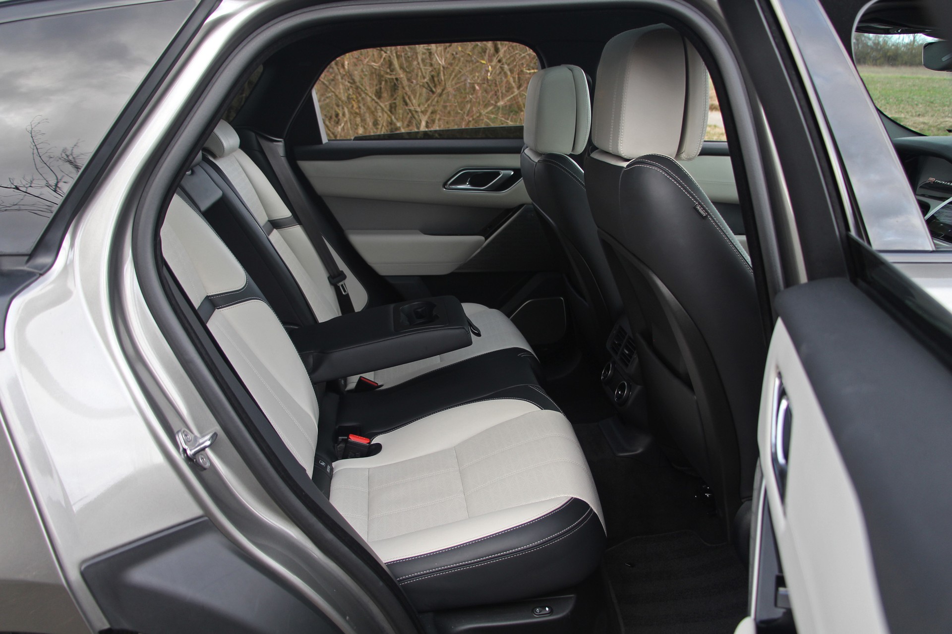 LAND ROVER Range Rover Velar R-Dynamic D 300 HSE Automatic-image-11