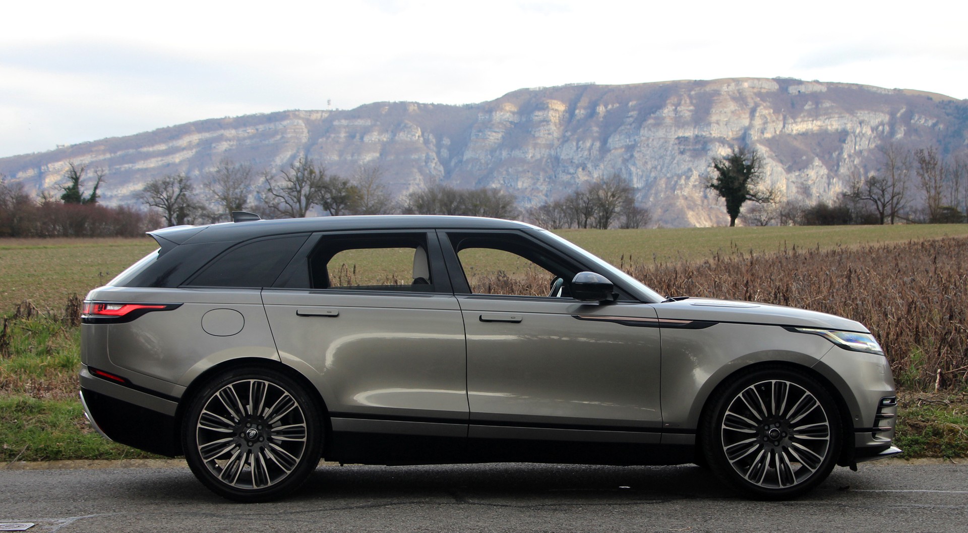 LAND ROVER Range Rover Velar R-Dynamic D 300 HSE Automatic-image-24