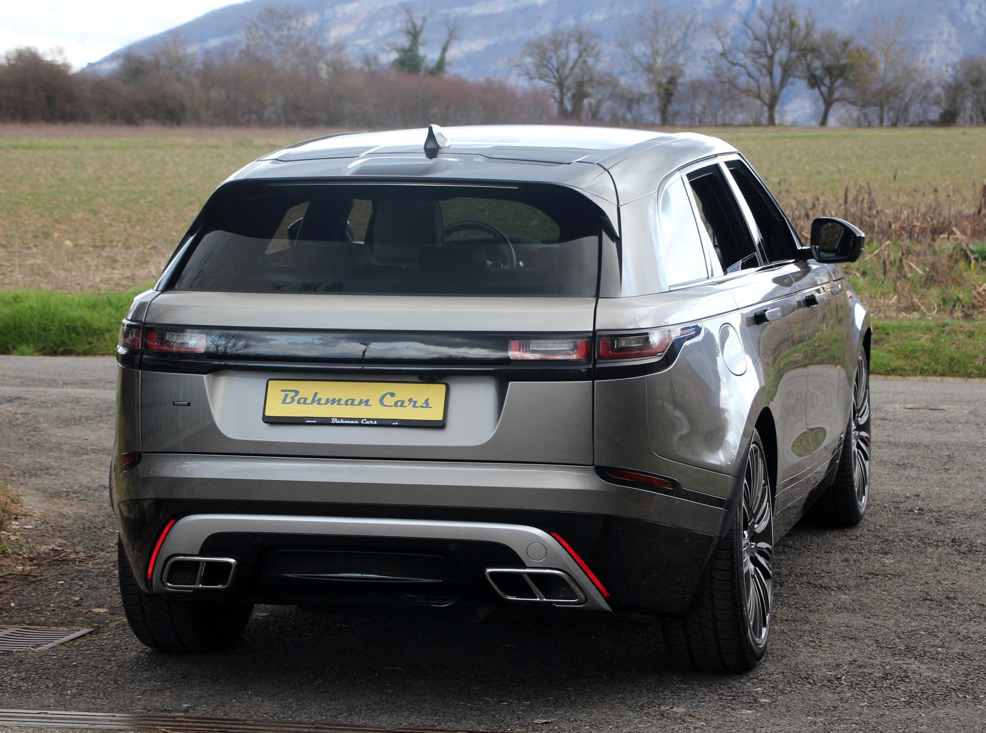 LAND ROVER Range Rover Velar R-Dynamic D 300 HSE Automatic-showroom-element-3