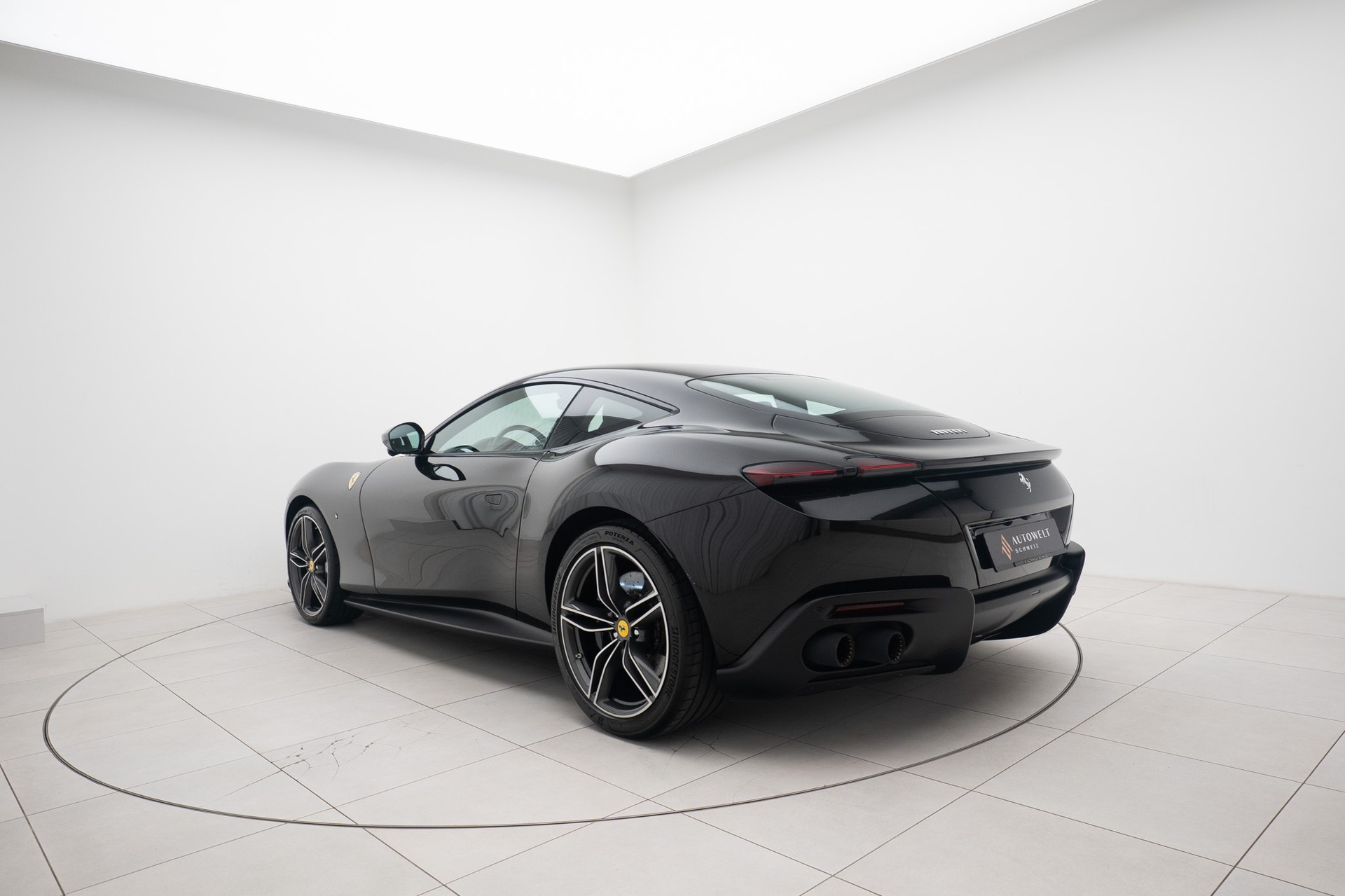 FERRARI Roma 3.9 V8 T-showroom-element-2