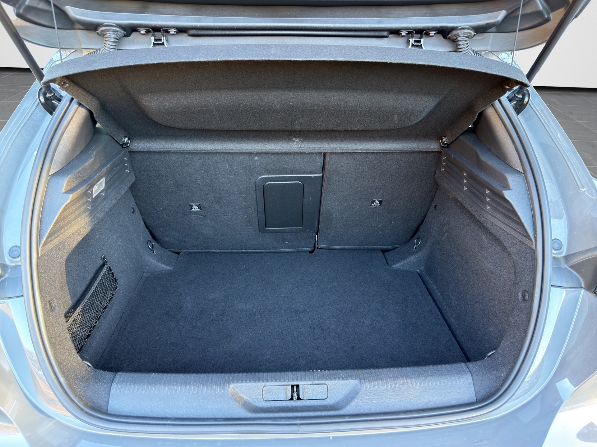 PEUGEOT 308 1.2 Pure Tech Allure EAT8-image-12