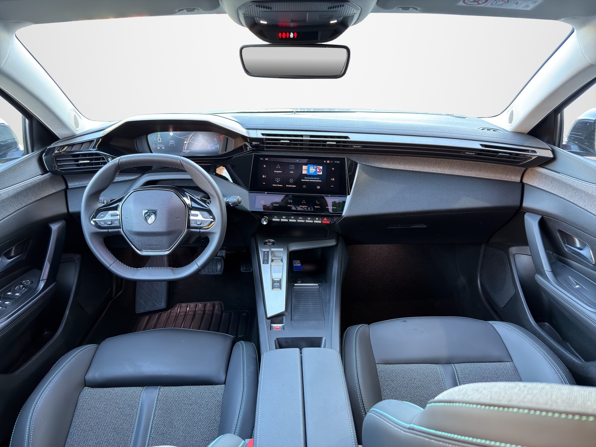 PEUGEOT 308 1.2 Pure Tech Allure EAT8-image-5