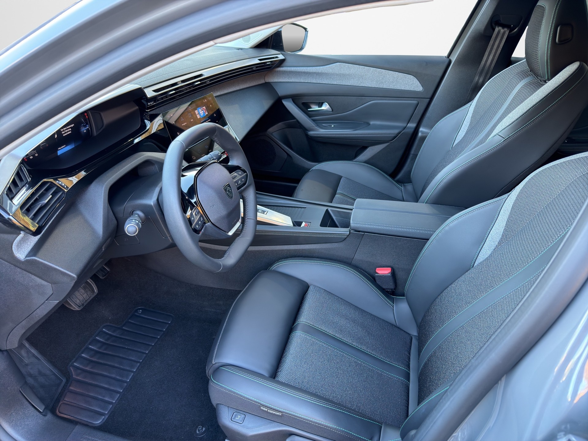 PEUGEOT 308 1.2 Pure Tech Allure EAT8-image-6