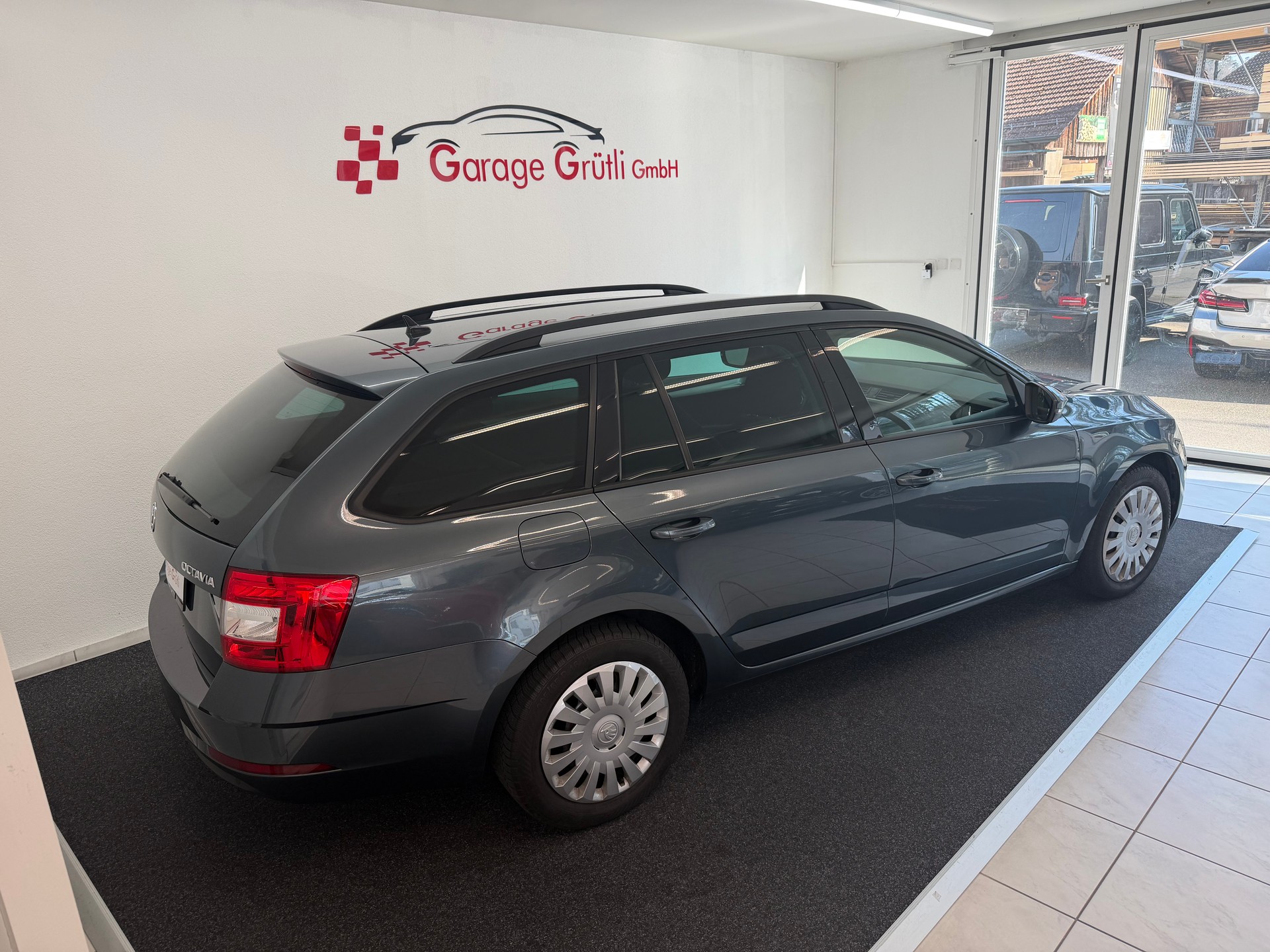 SKODA Octavia Combi 1.6 TDI 115 Ambition DSG-showroom-element-3