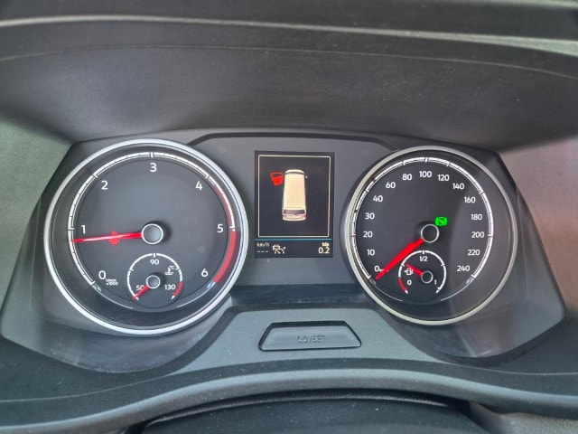 VW T6.1 2.0 TDI 4Motion DSG-image-11