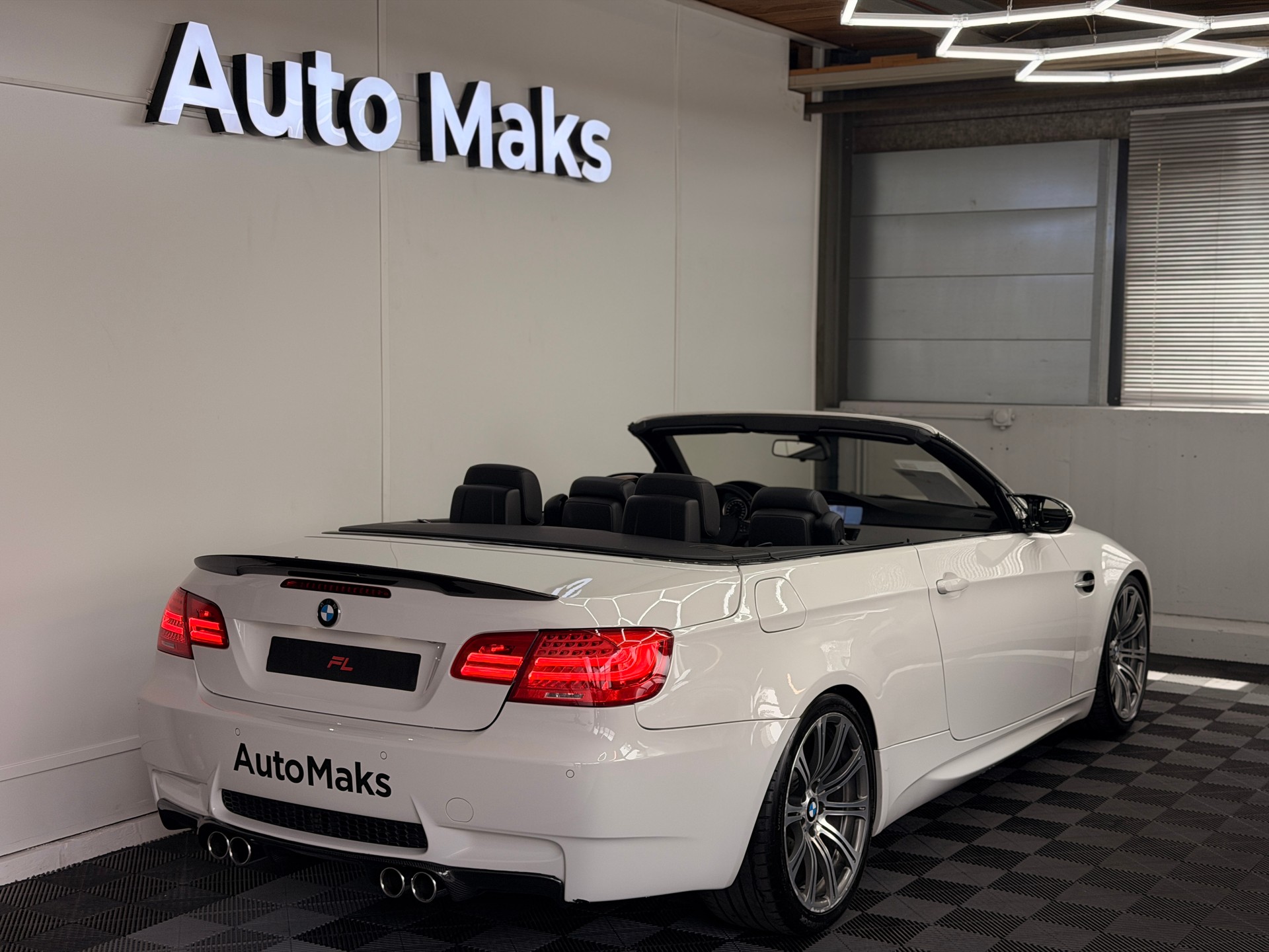 BMW M3 Cabriolet DSG-showroom-element-3