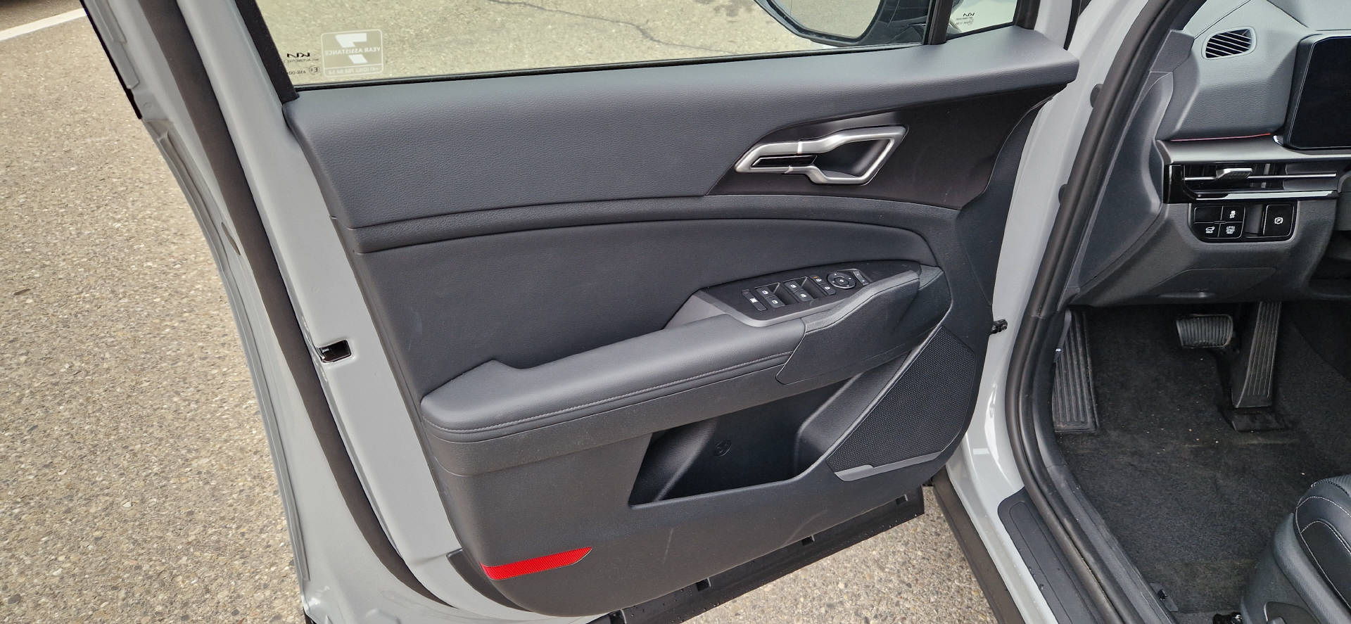 KIA Sportage 1.6 T-GDi Hybrid 4x4 Black Edition-image-2