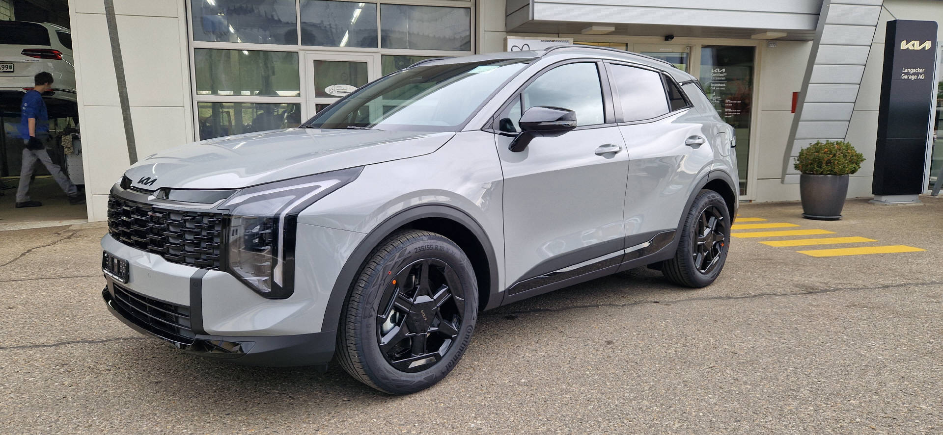 KIA Sportage 1.6 T-GDi Hybrid 4x4 Black Edition-image-1