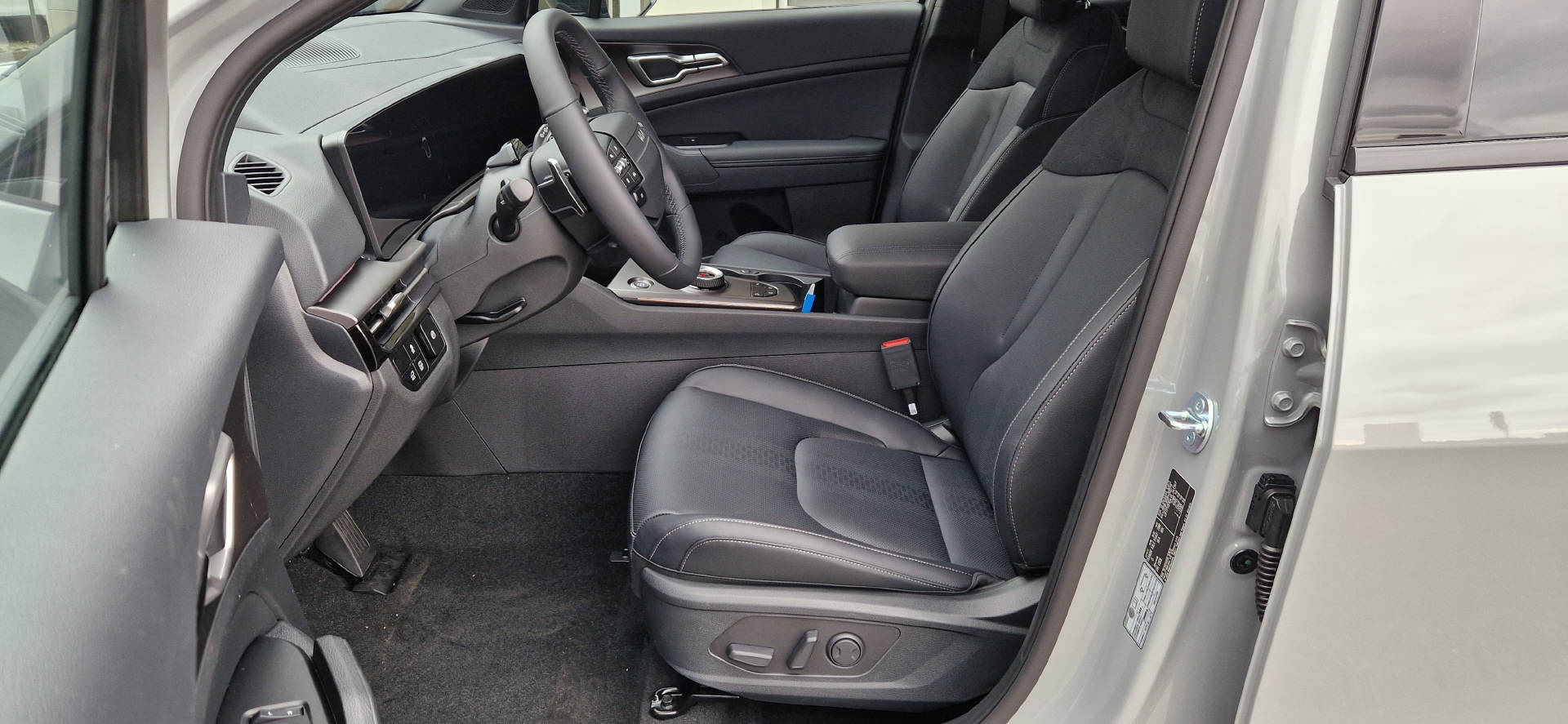 KIA Sportage 1.6 T-GDi Hybrid 4x4 Black Edition-image-4
