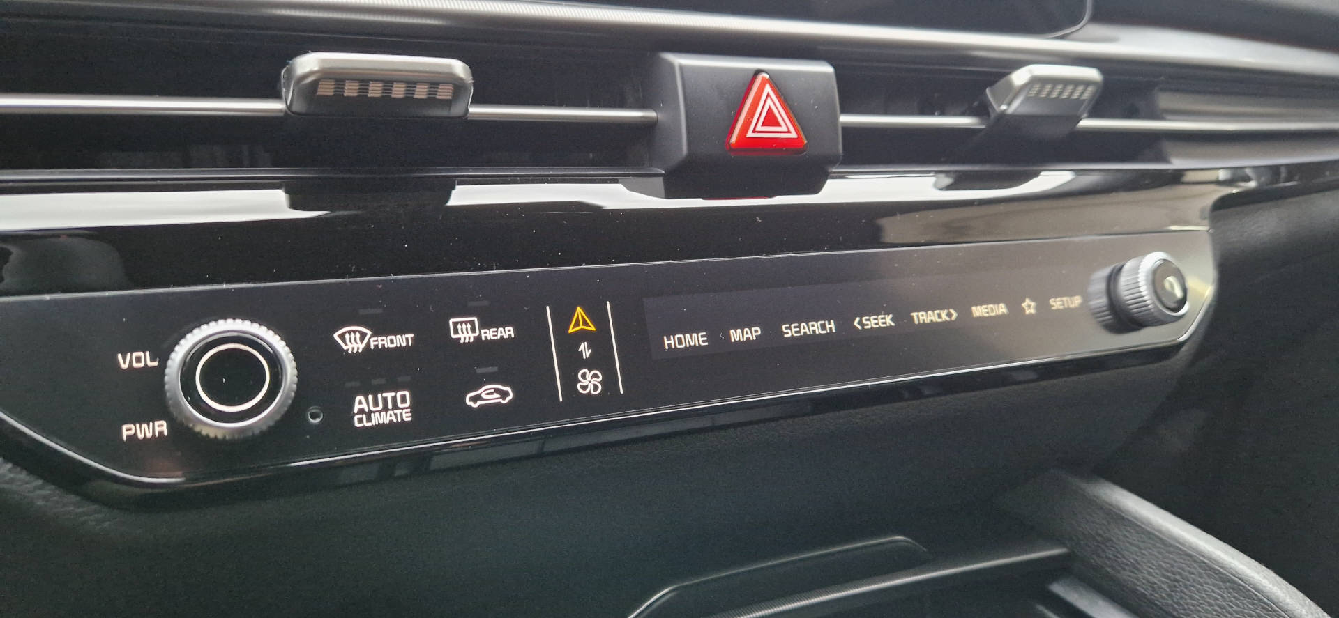 KIA Sportage 1.6 T-GDi Hybrid 4x4 Black Edition-image-12
