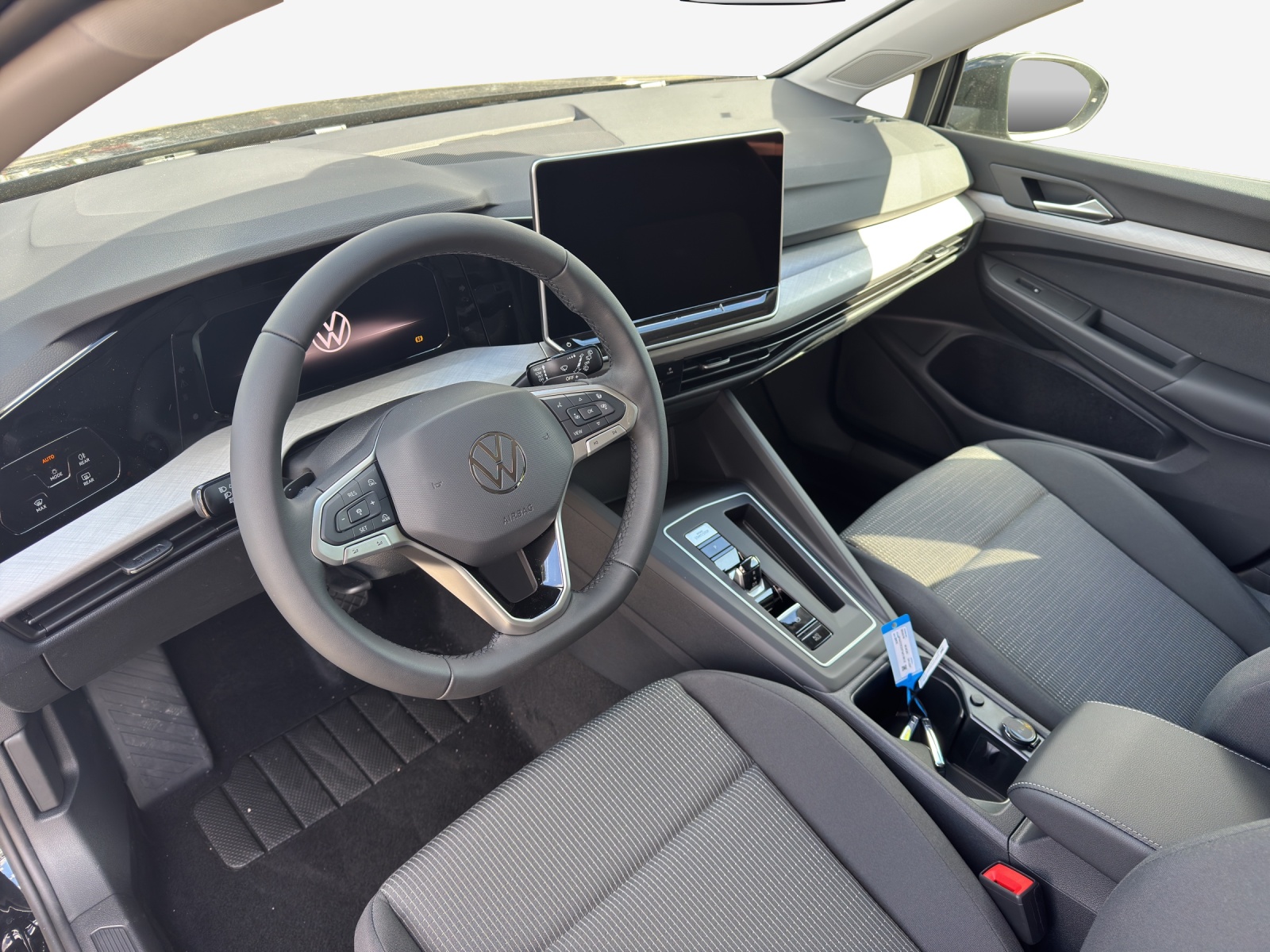 VW Golf 1.5 e TSI mHEV Basis DSG-image-8