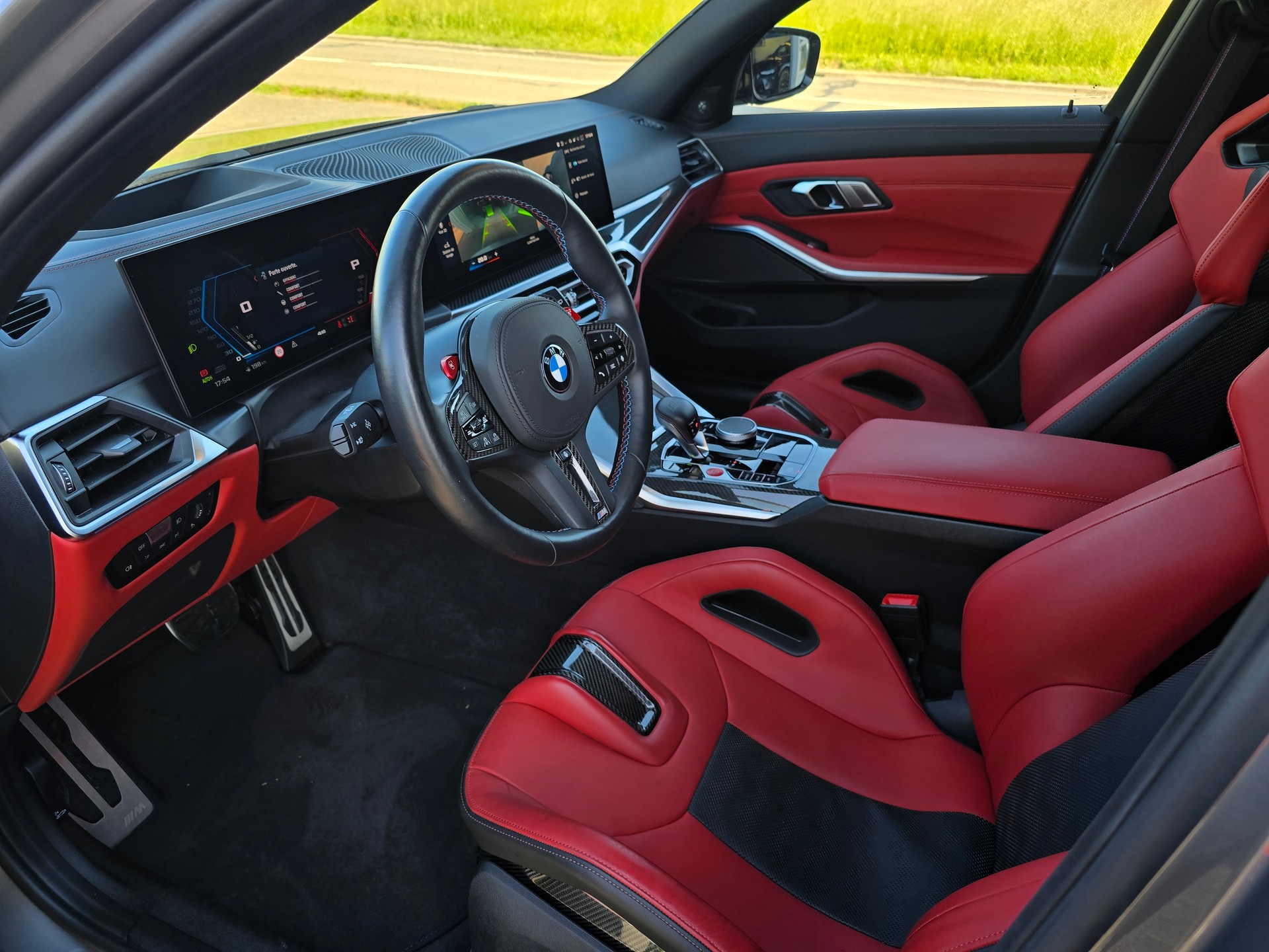 BMW M3 Touring xDrive Competition M INDIVIDUAL-image-12