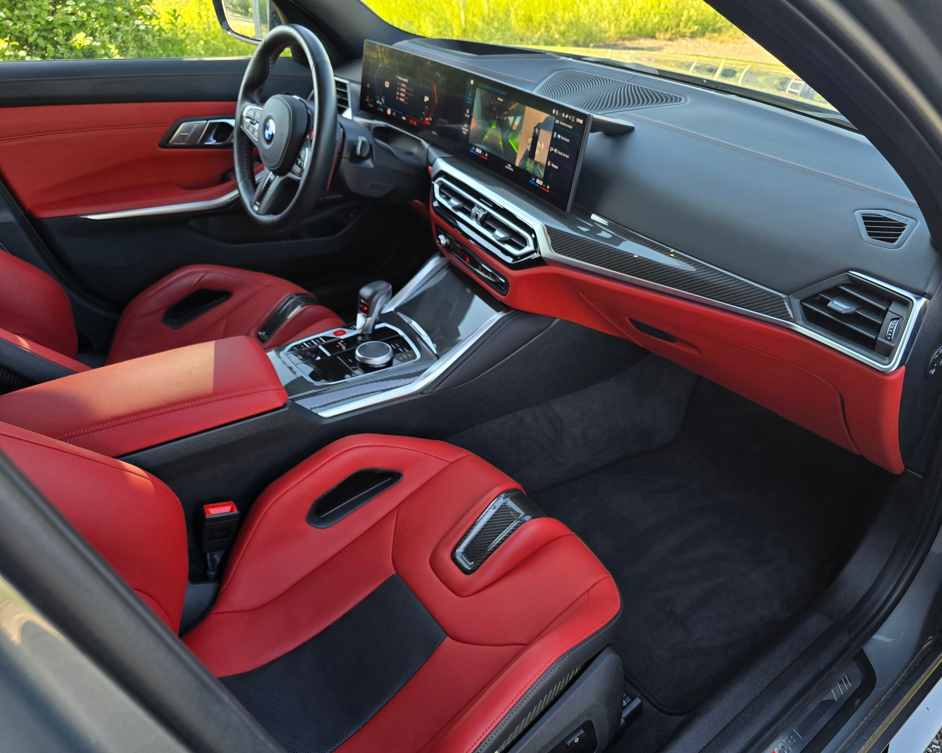 BMW M3 Touring xDrive Competition M INDIVIDUAL-image-15