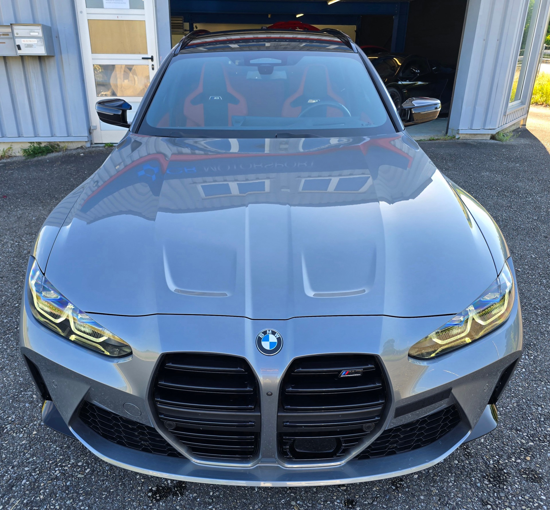BMW M3 Touring xDrive Competition M INDIVIDUAL-image-2