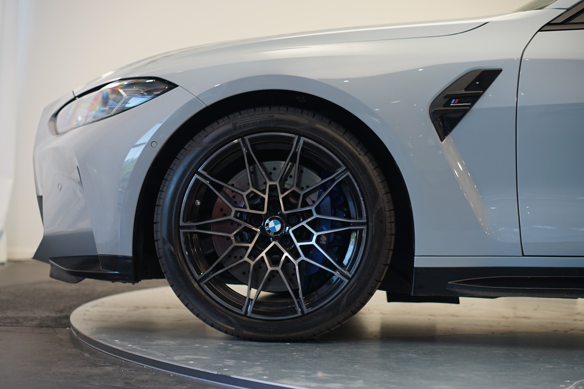 BMW M4 Cabrio Competition M xDrive *CH-Fahrzeug* *Brooklyn Grey* *Head-Up* *Carbon*-image-10