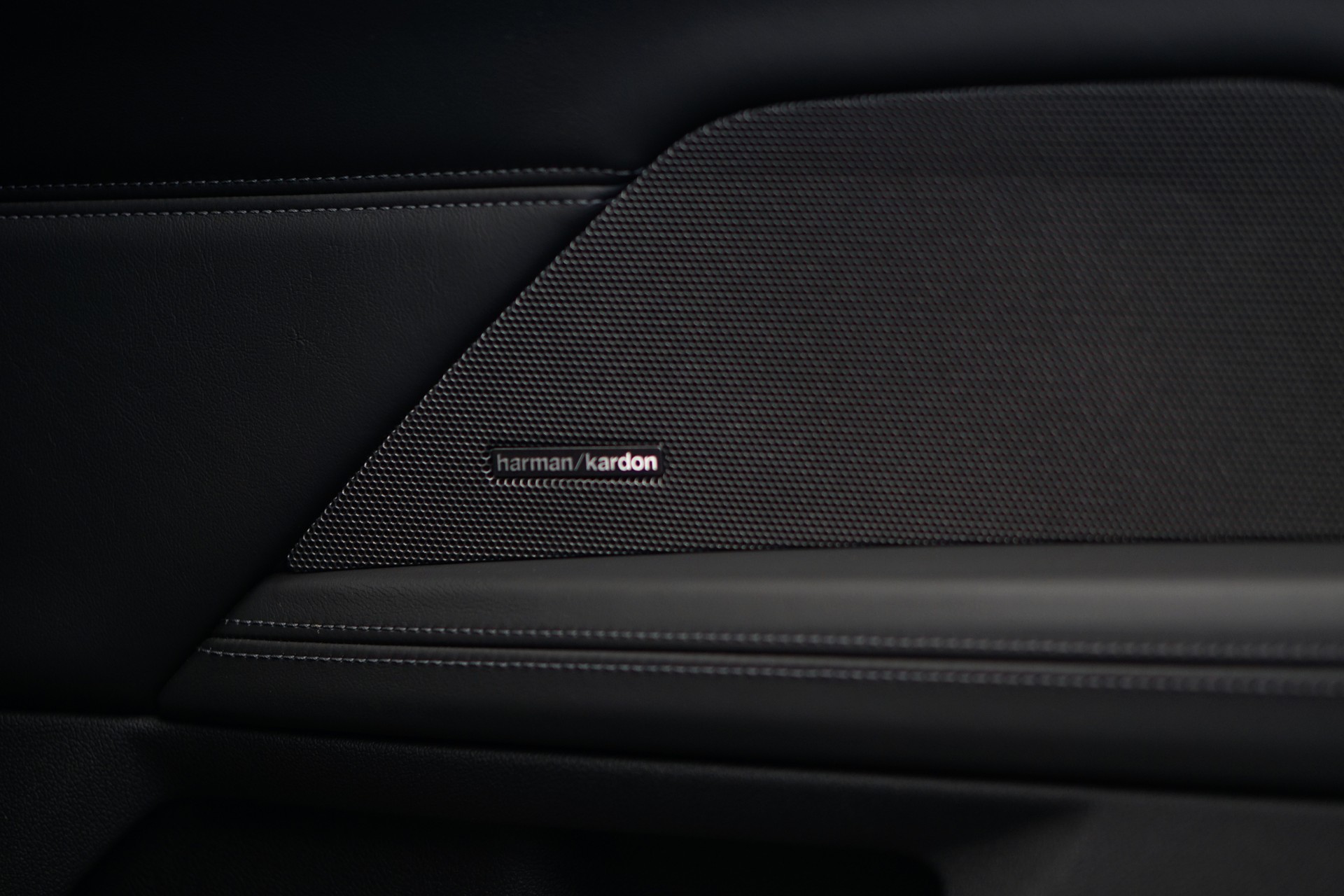 BMW M4 Cabrio Competition M xDrive *CH-Fahrzeug* *Brooklyn Grey* *Head-Up* *Carbon*-image-43