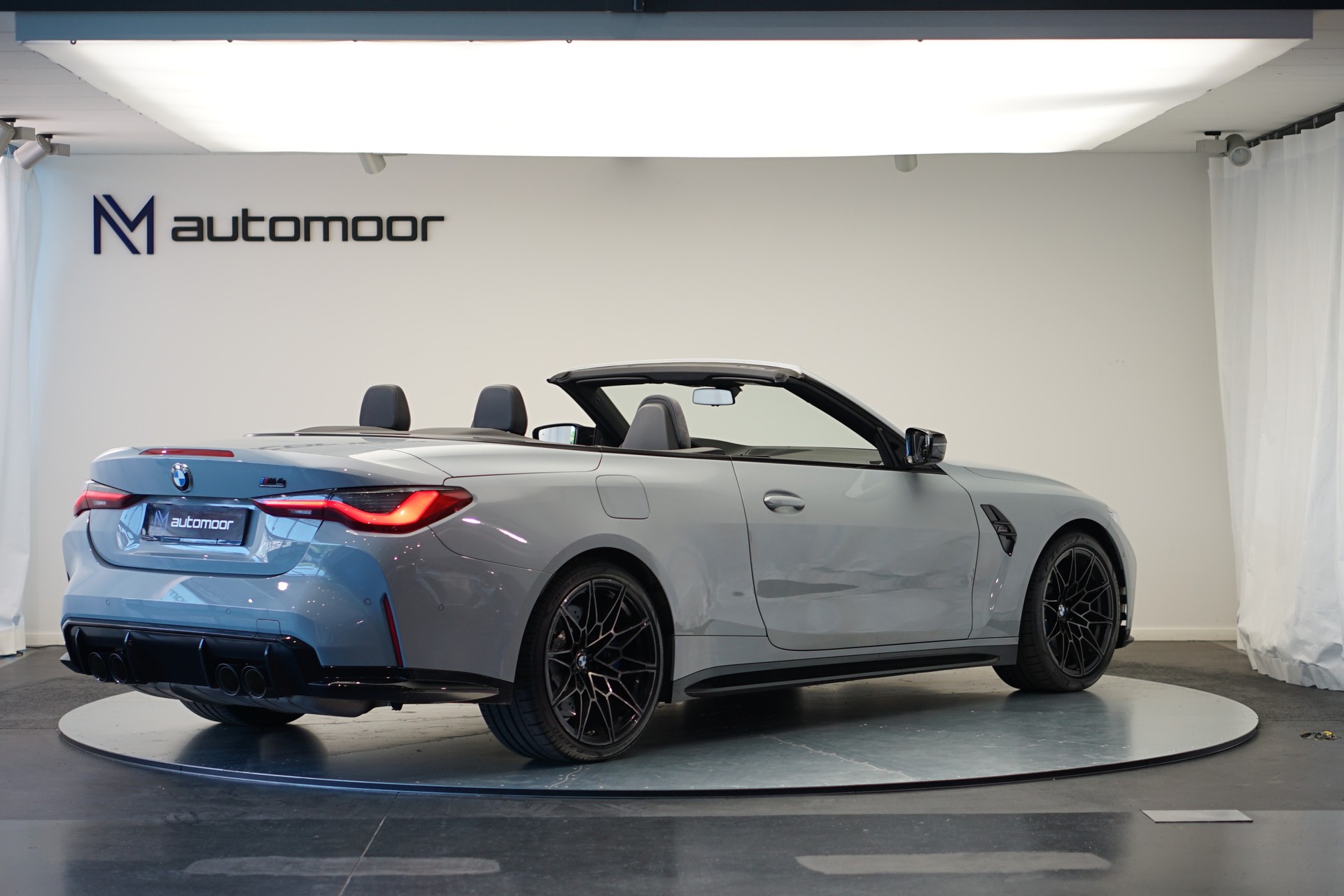BMW M4 Cabrio Competition M xDrive *CH-Fahrzeug* *Brooklyn Grey* *Head-Up* *Carbon*-image-4