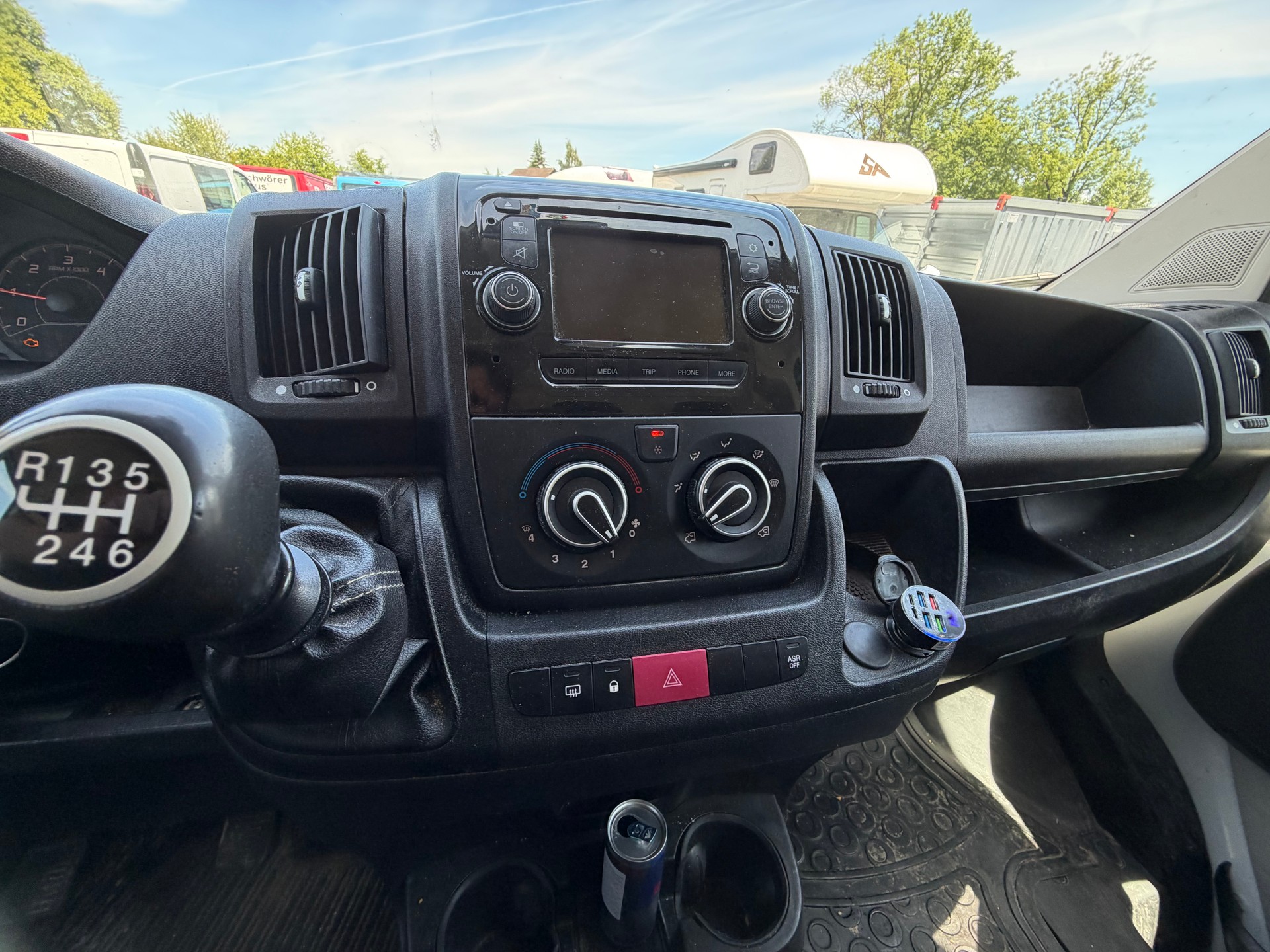PEUGEOT Boxer 2.0 HDI 333 Allure L3H2-image-10
