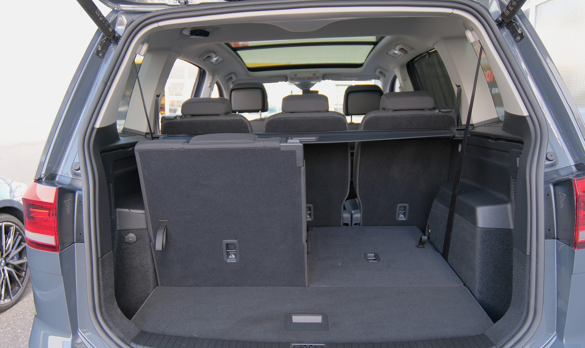 VW Touran 1.5 TSI EVO Comfortline United R Line DSG-image-24