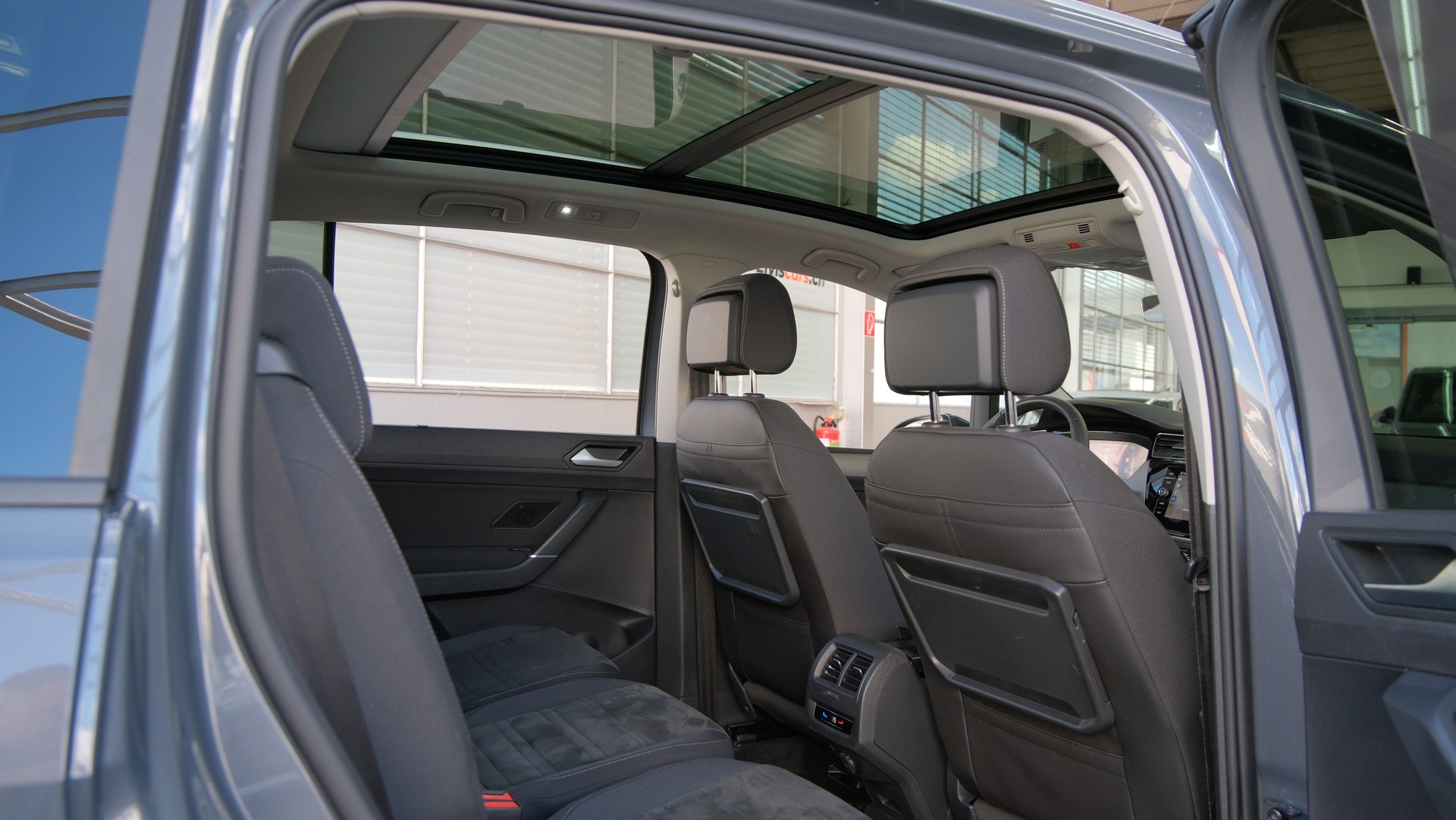 VW Touran 1.5 TSI EVO Comfortline United R Line DSG-image-16