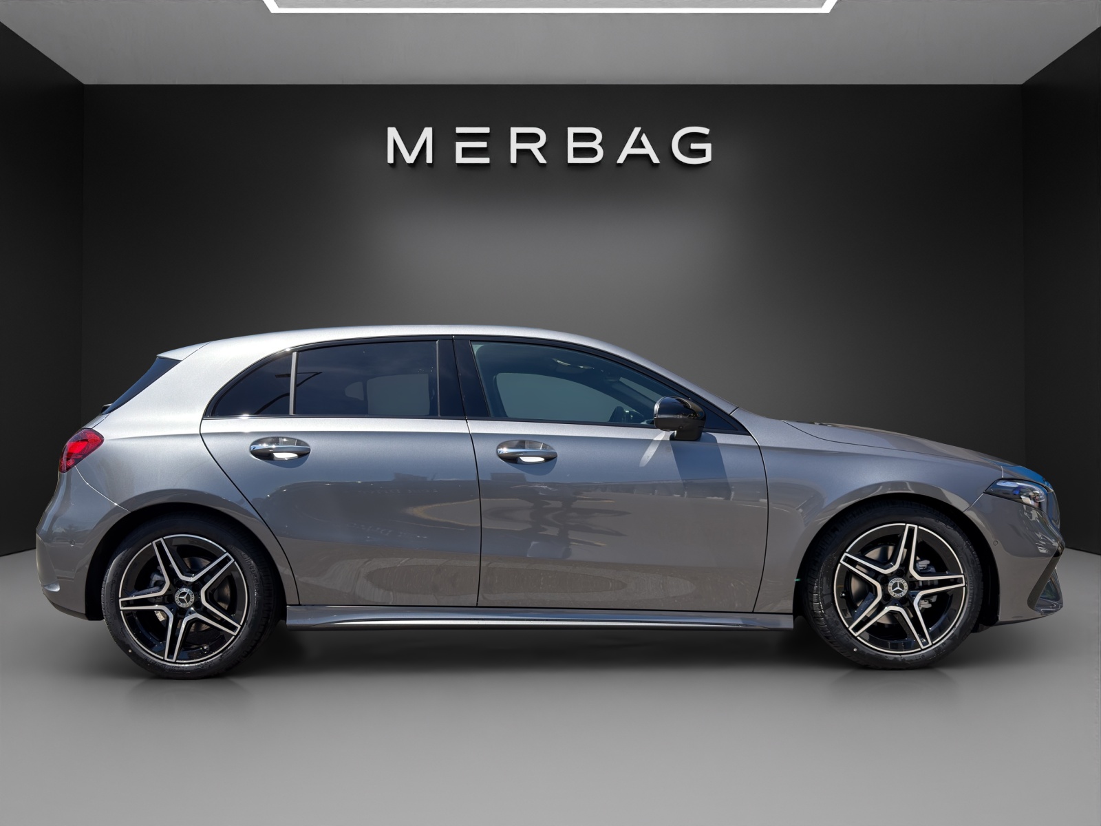 MERCEDES-BENZ A 200 Night Star 7G-DCT-image-1
