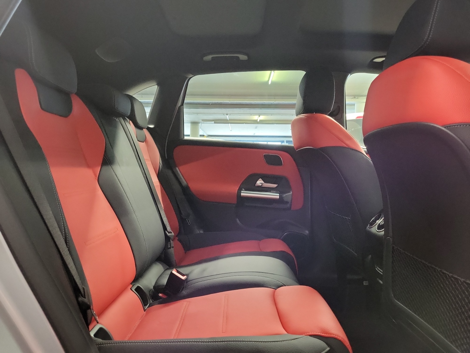 MERCEDES-BENZ B 250 AMG Line 4Matic-image-9