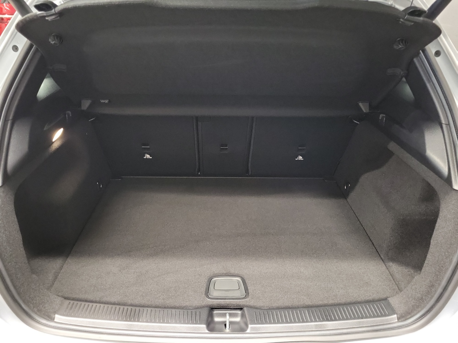 MERCEDES-BENZ B 250 AMG Line 4Matic-image-10