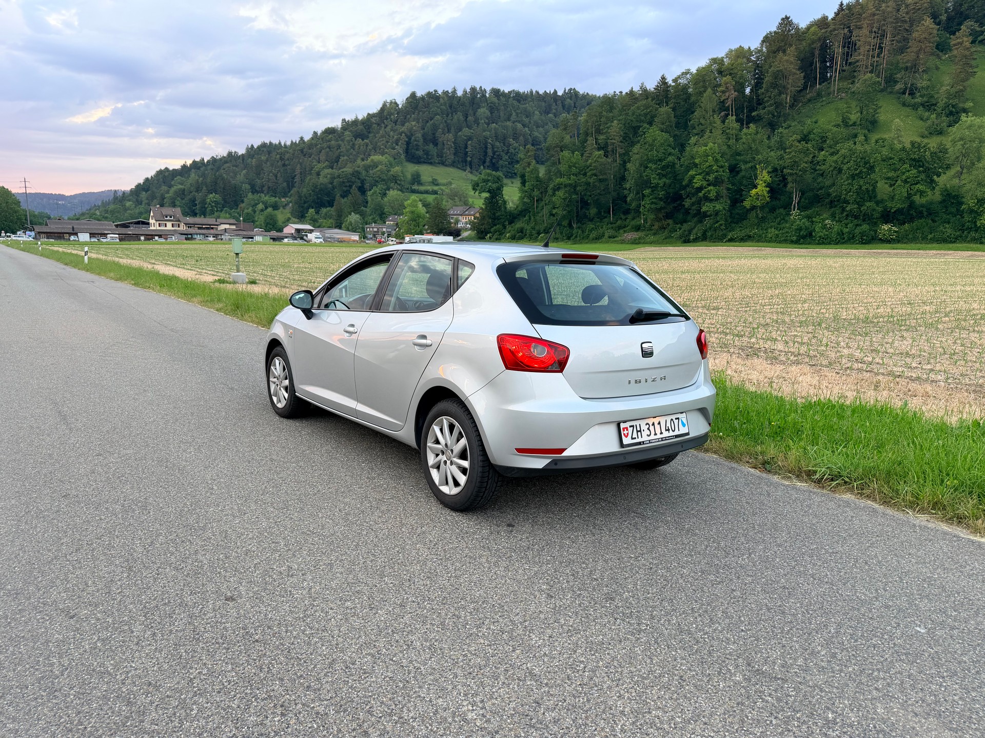 SEAT Ibiza 1.2 TSI Automat-image-6