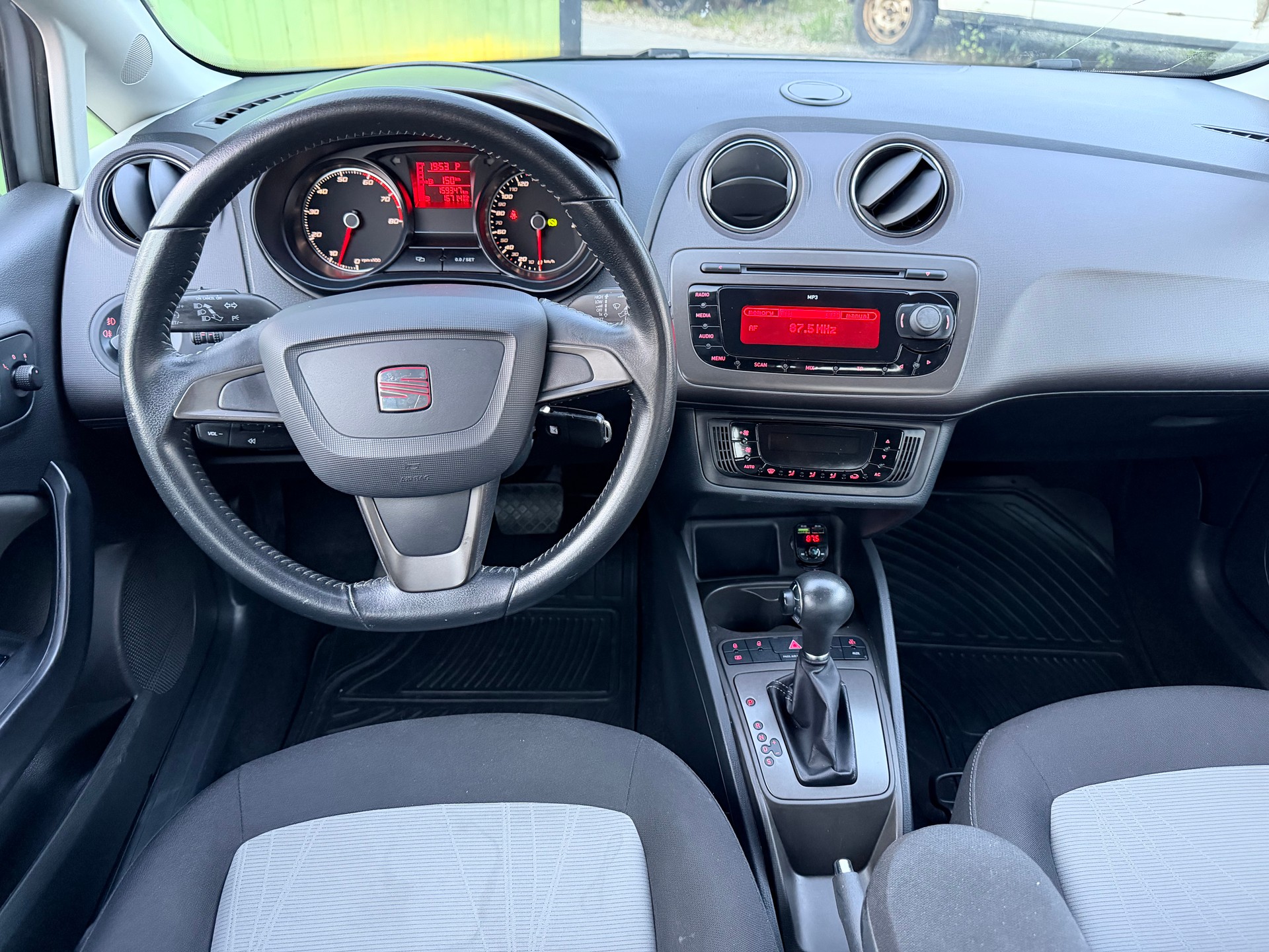 SEAT Ibiza 1.2 TSI Automat-showroom-element-1