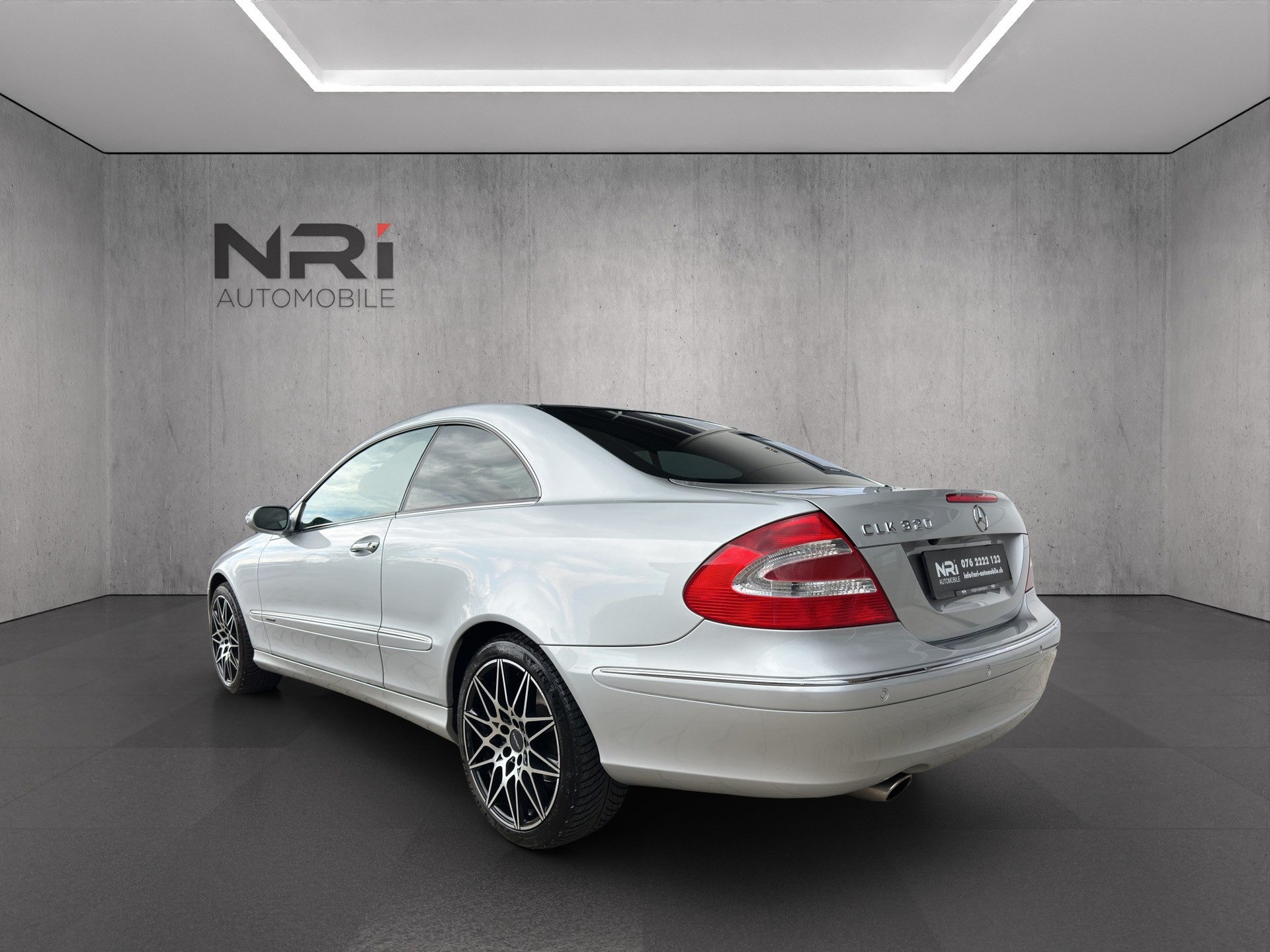 MERCEDES-BENZ CLK 320-image-6