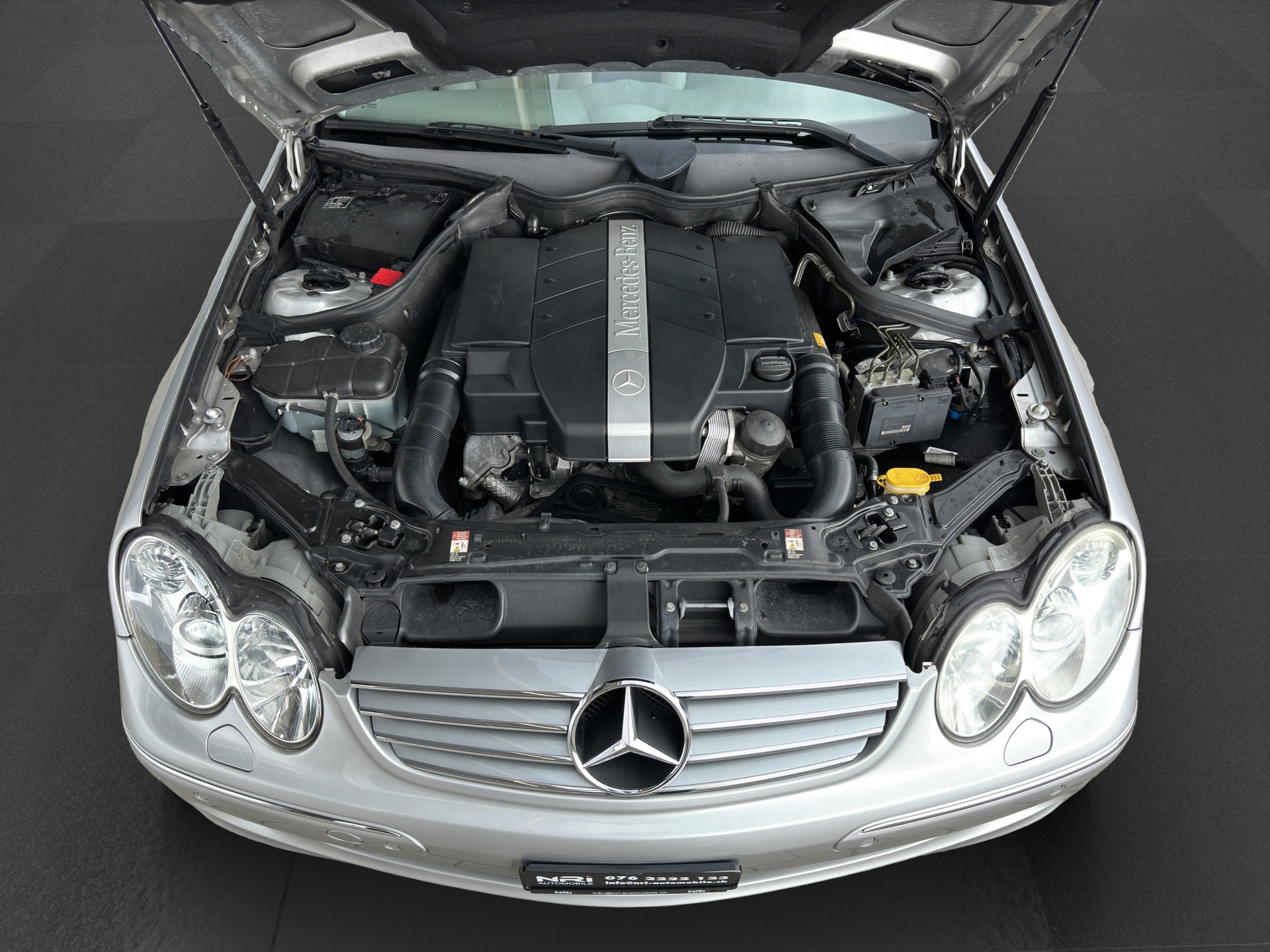 MERCEDES-BENZ CLK 320-image-16