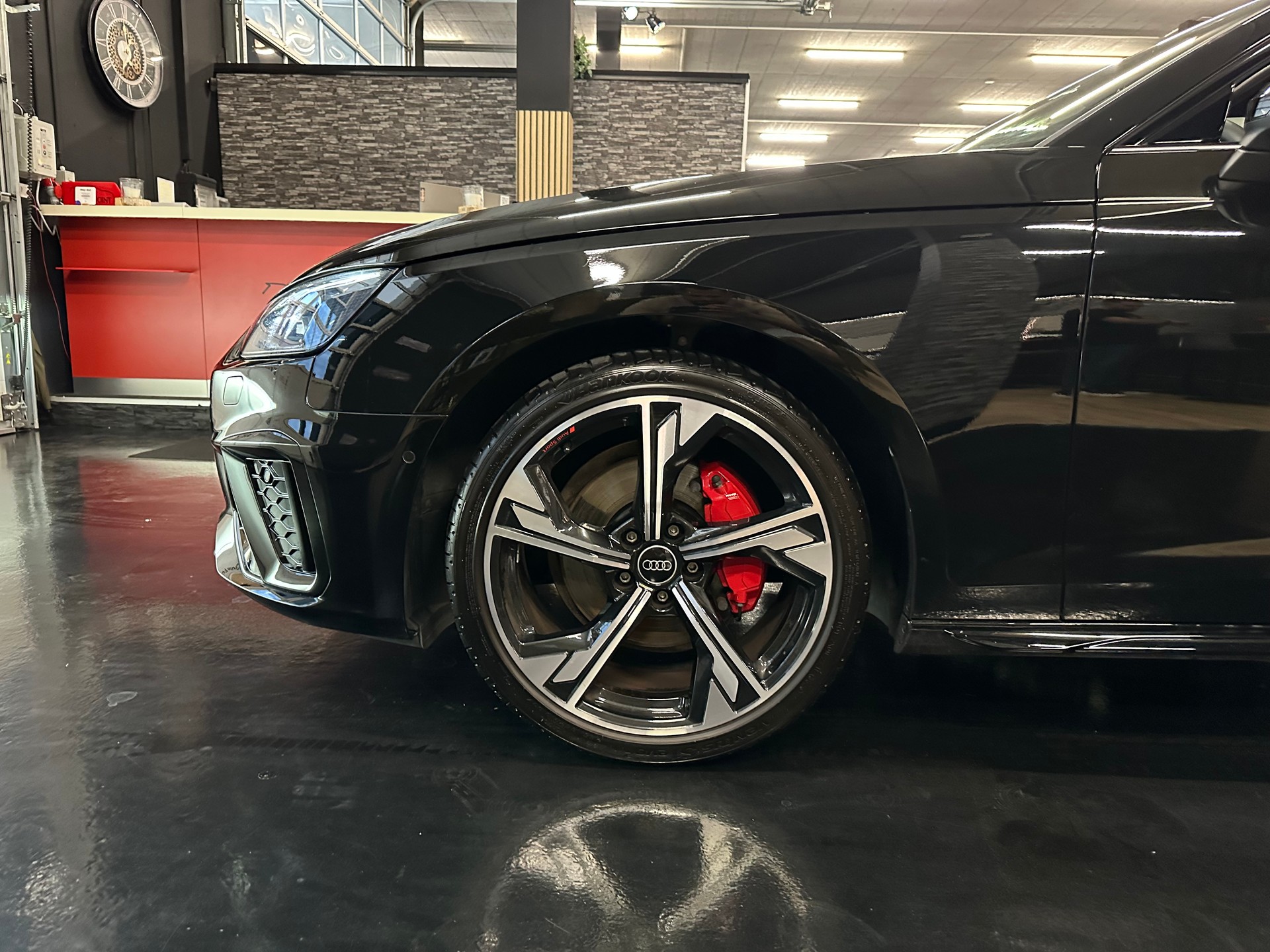 AUDI A4 Avant 40 TDI S line Attraction quattro S-tronic-image-27