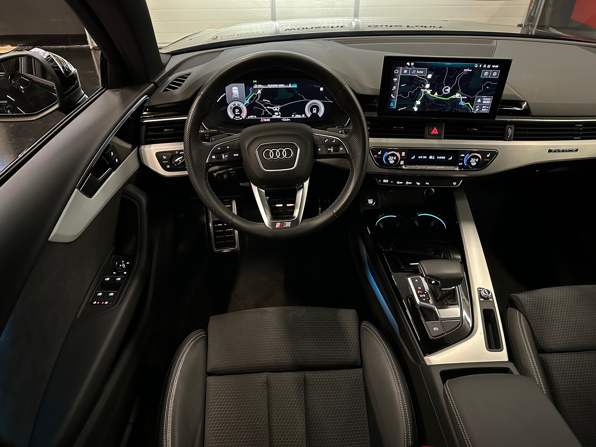 AUDI A4 Avant 40 TDI S line Attraction quattro S-tronic-image-9