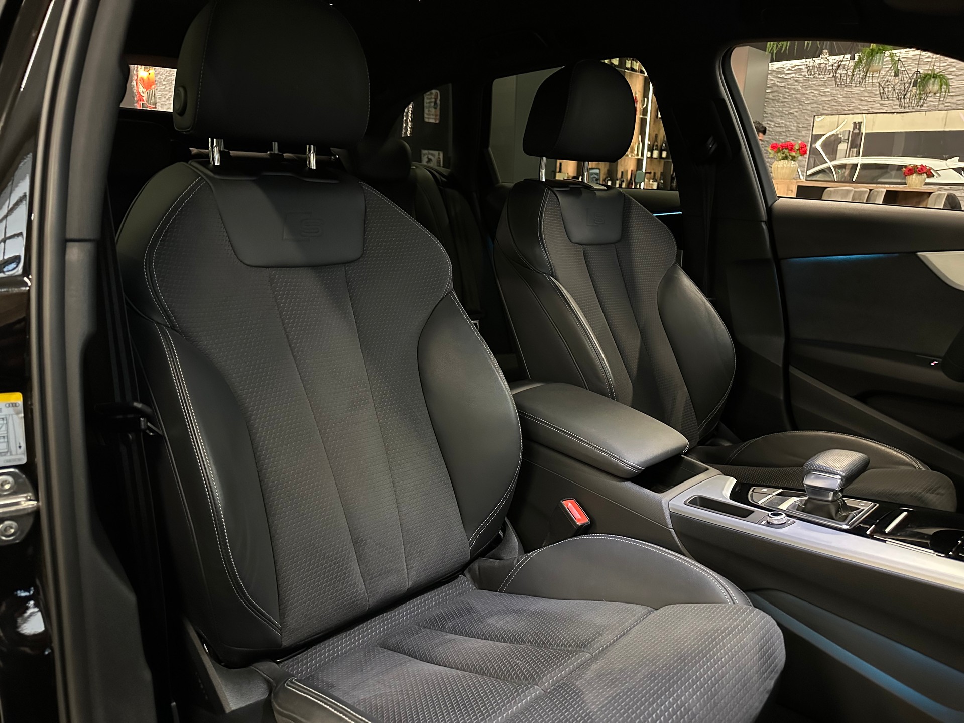 AUDI A4 Avant 40 TDI S line Attraction quattro S-tronic-image-21