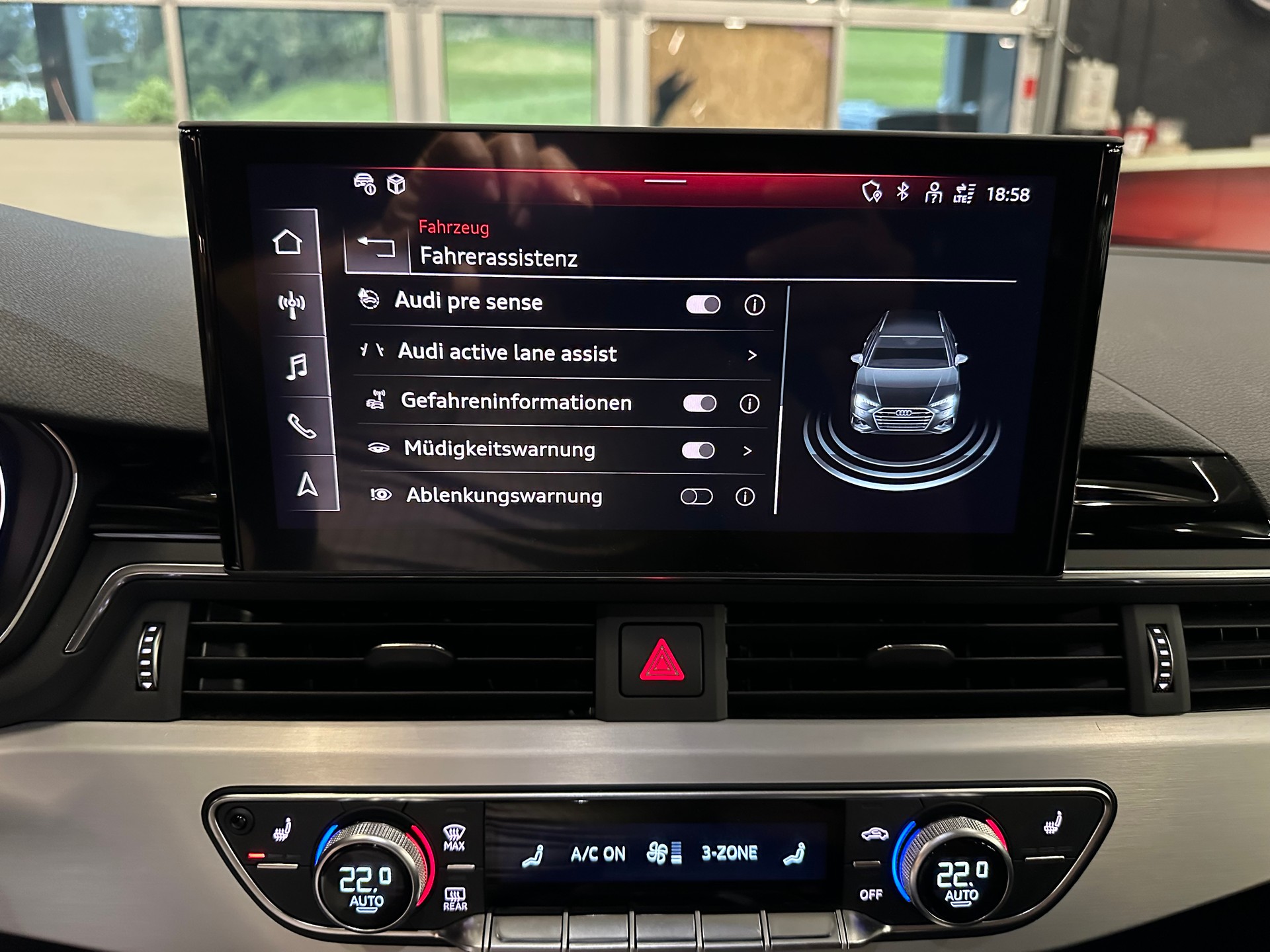 AUDI A4 Avant 40 TDI S line Attraction quattro S-tronic-image-14