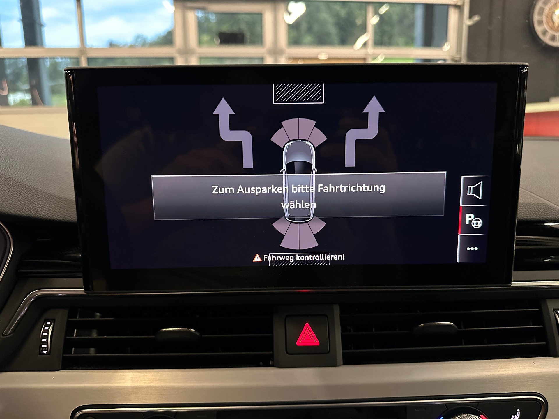 AUDI A4 Avant 40 TDI S line Attraction quattro S-tronic-image-17