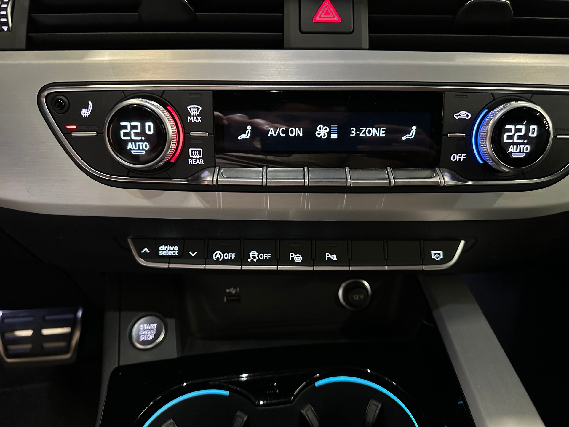 AUDI A4 Avant 40 TDI S line Attraction quattro S-tronic-image-15