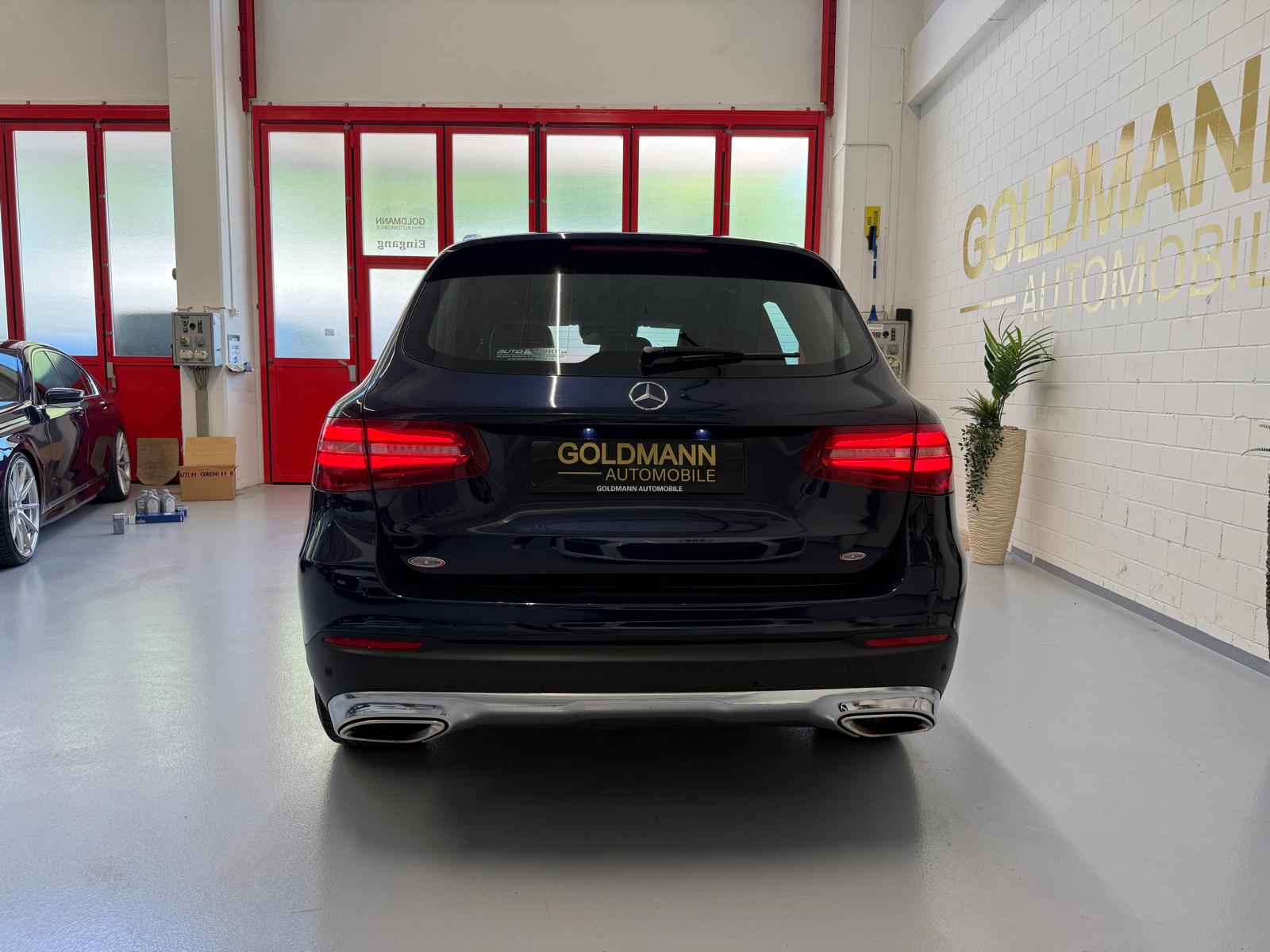 MERCEDES-BENZ GLC 250 Exclusive 4Matic 9G-Tronic-image-5